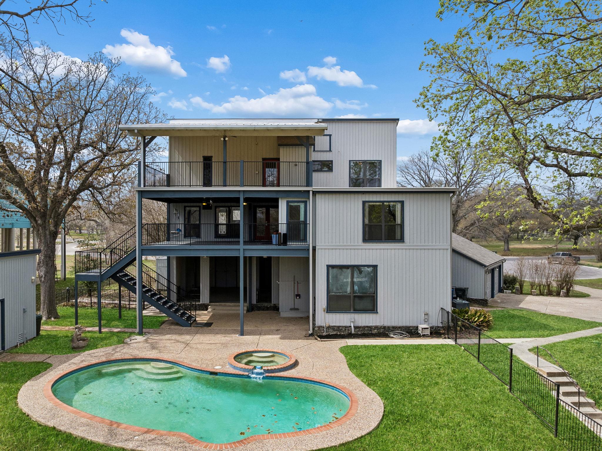 Image 31 of 33 For 54 Hampton Dr