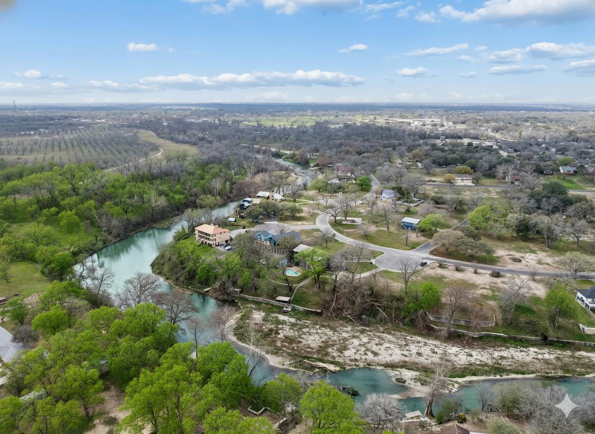 Image 4 of 33 For 54 Hampton Dr