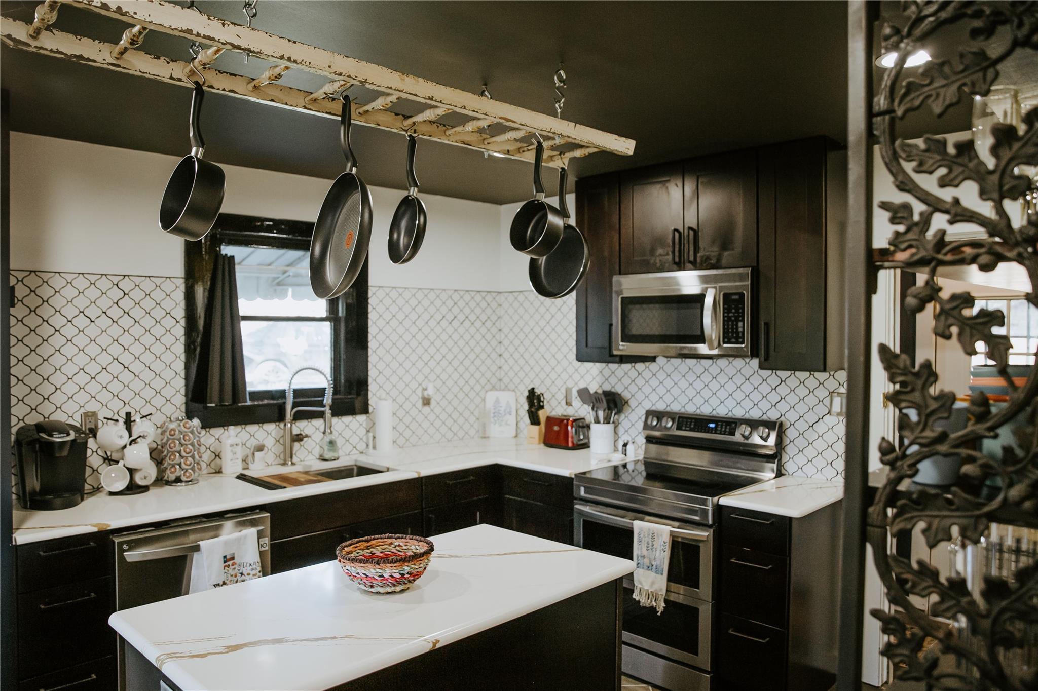 Image 10 of 40 For 604 Pecan St