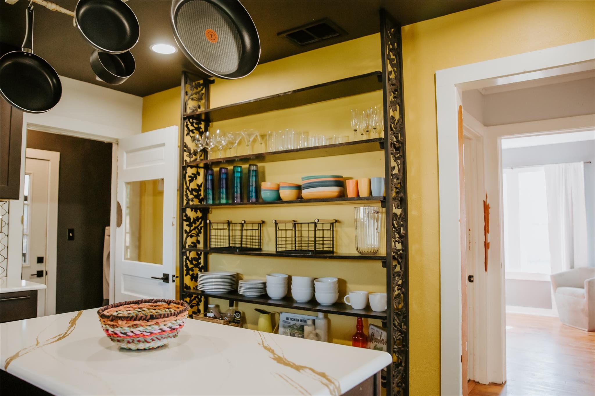 Image 12 of 40 For 604 Pecan St