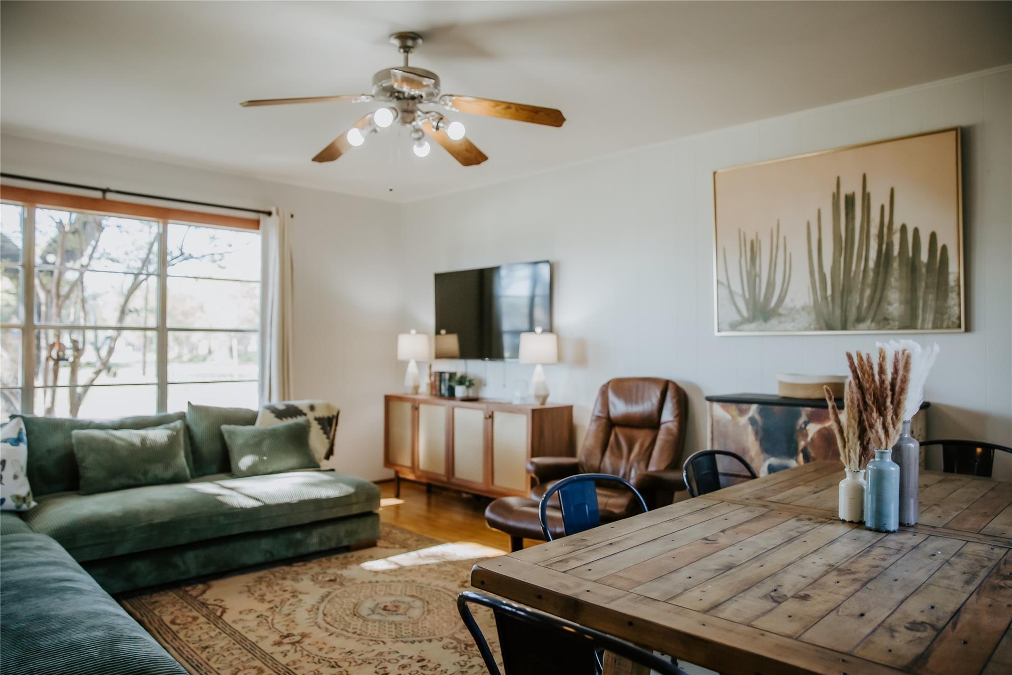 Image 3 of 40 For 604 Pecan St