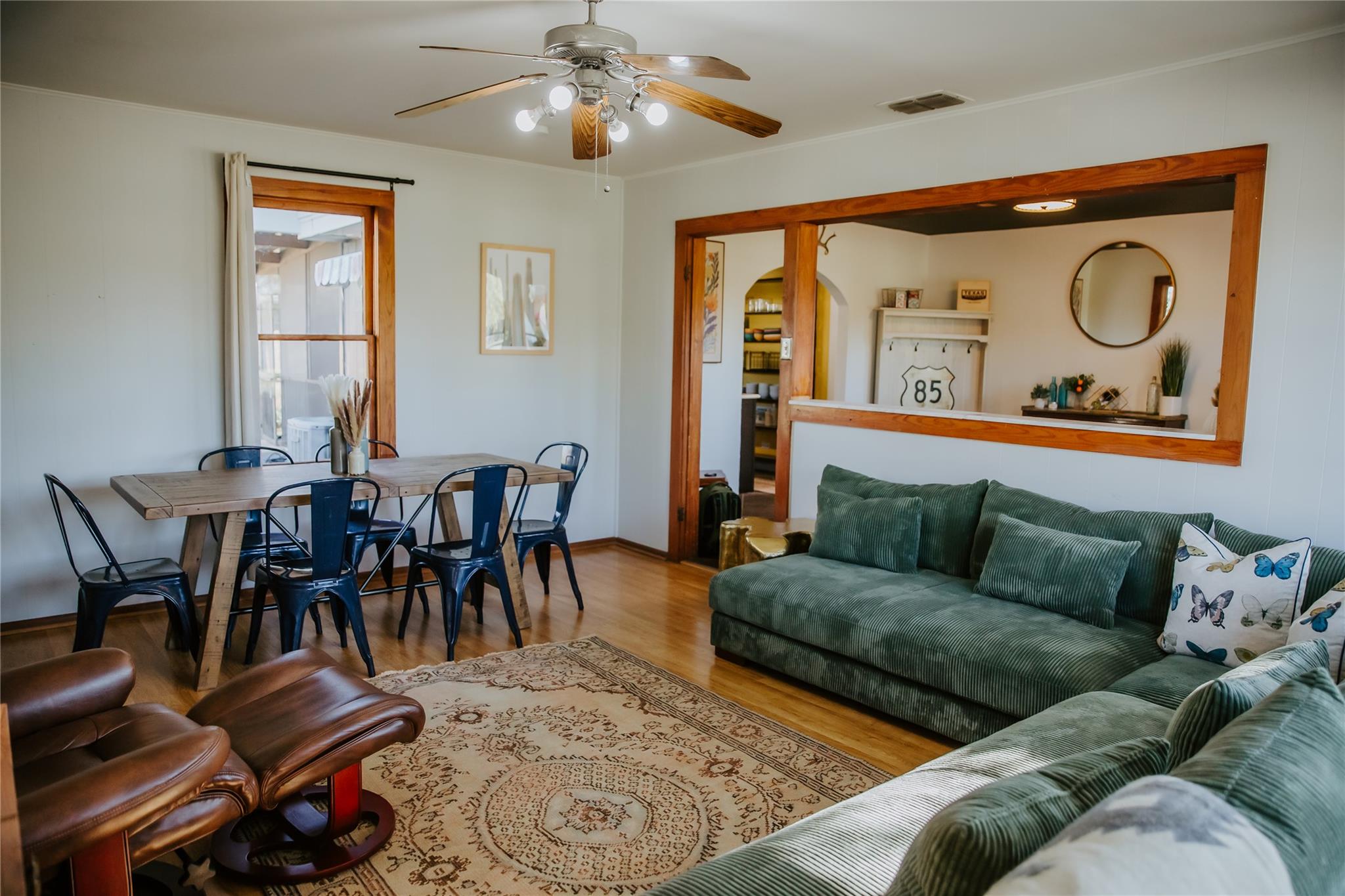 Image 5 of 40 For 604 Pecan St