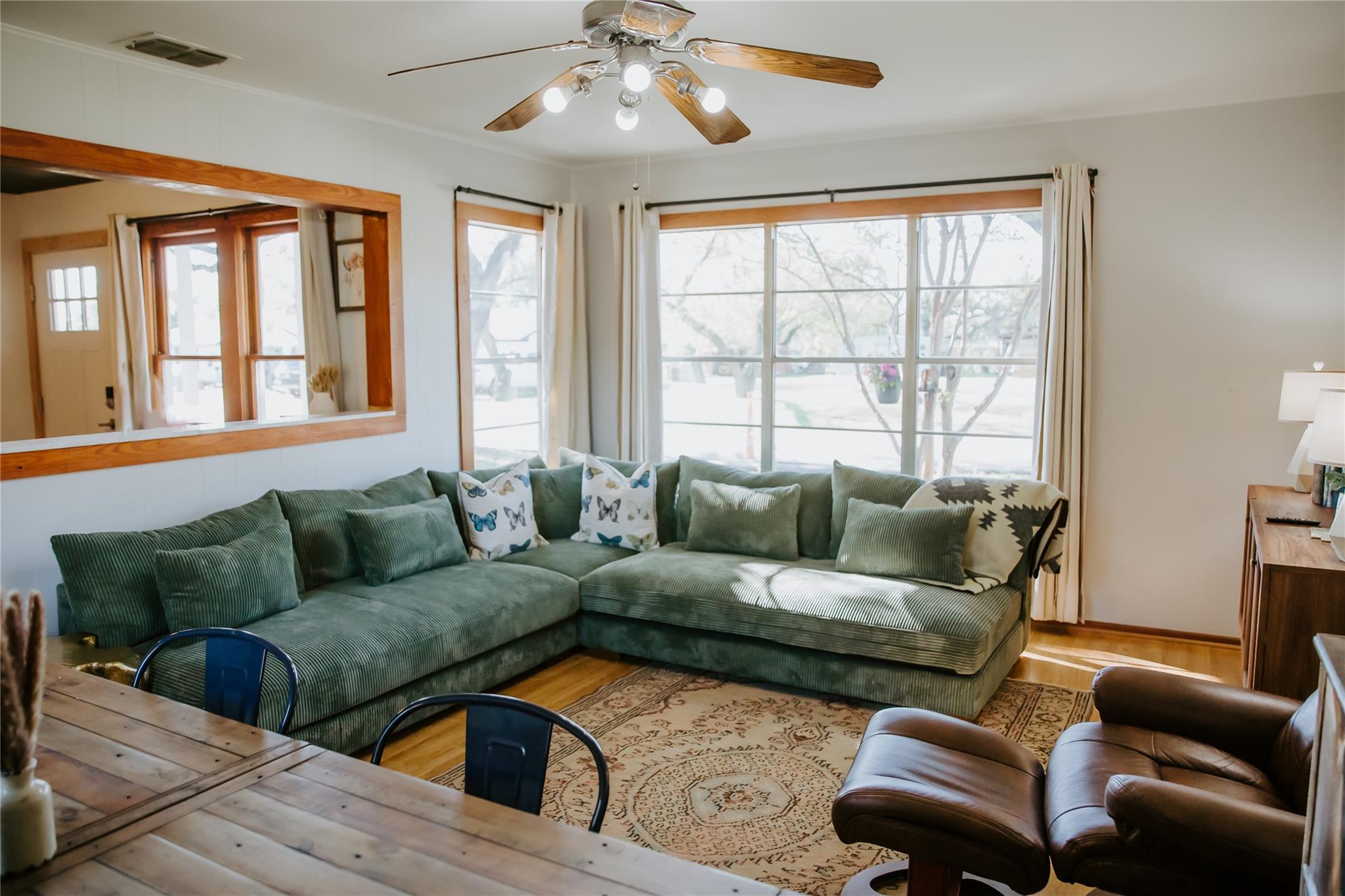 Image 6 of 40 For 604 Pecan St