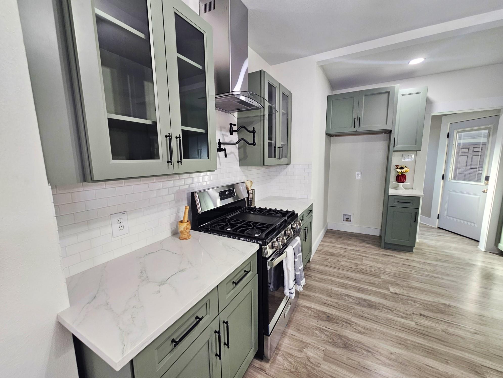 Image 18 of 36 For 624 Austin St