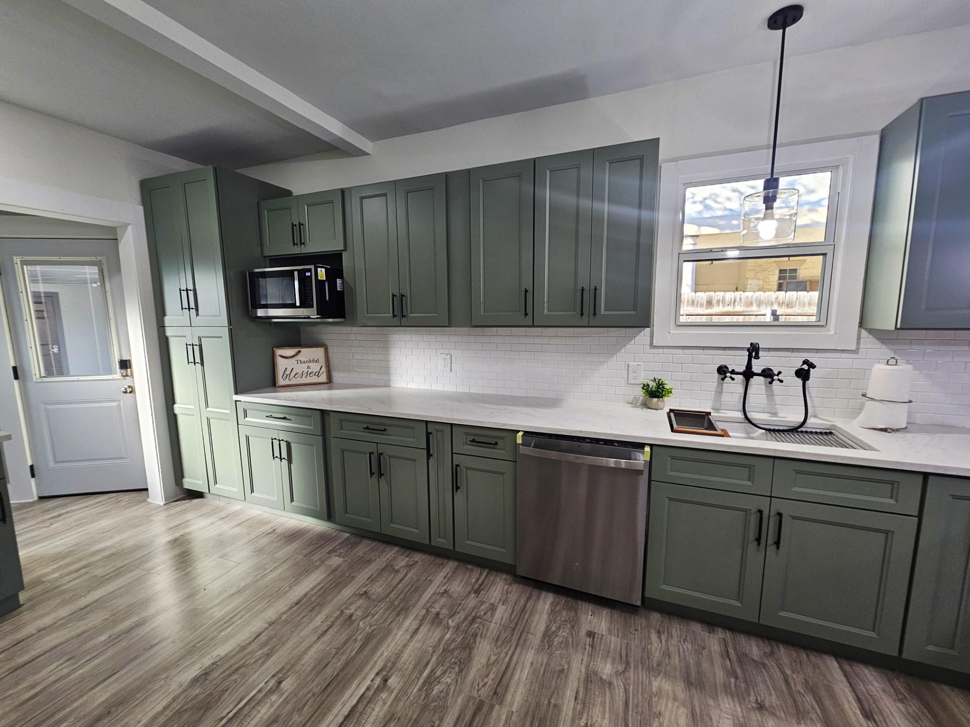 Image 19 of 36 For 624 Austin St