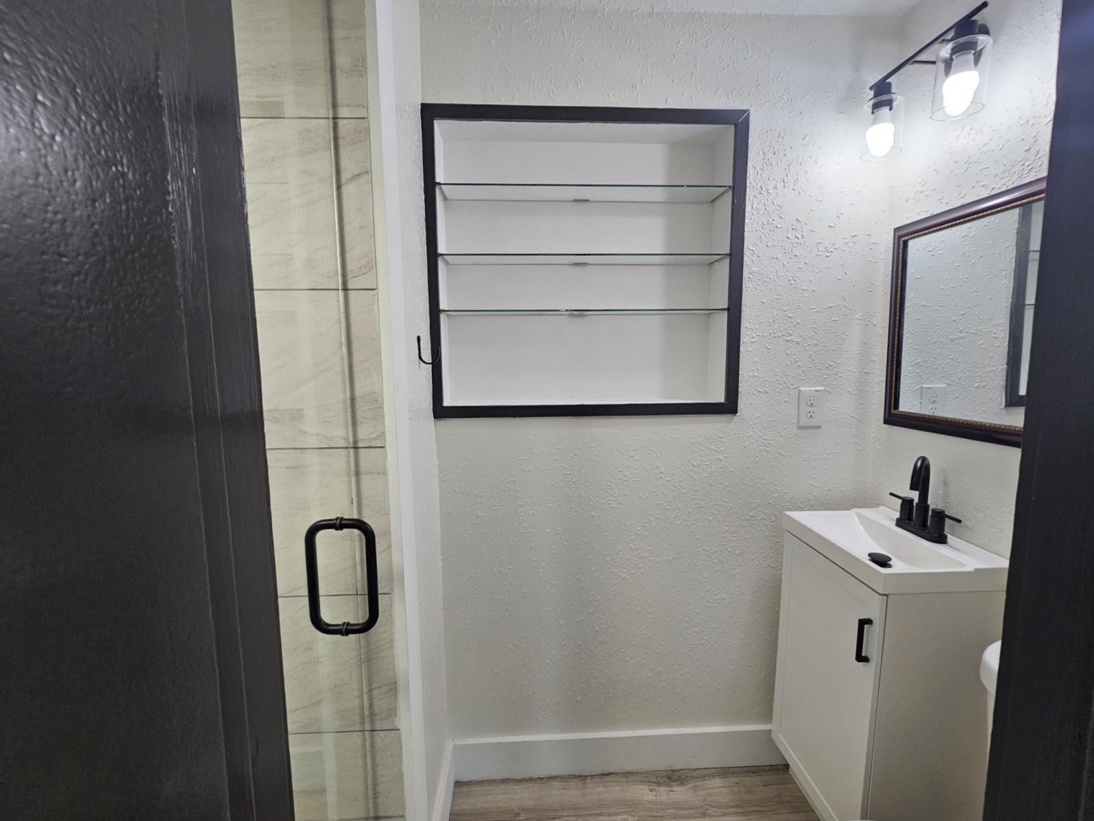 Image 24 of 36 For 624 Austin St