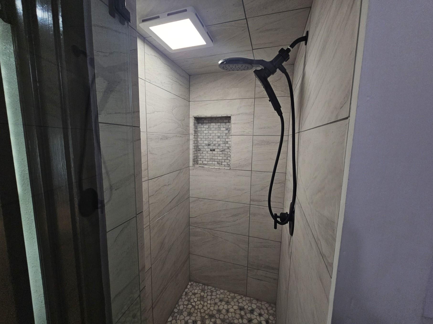 Image 25 of 36 For 624 Austin St