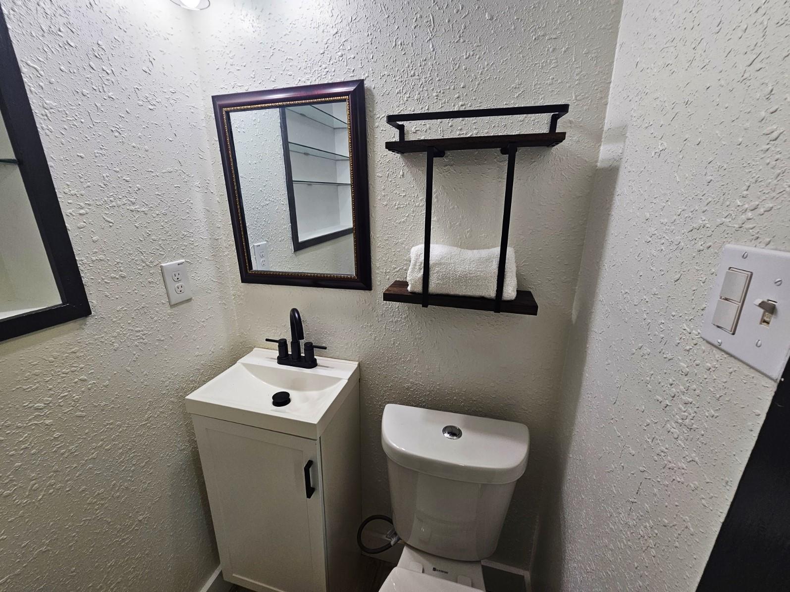 Image 26 of 36 For 624 Austin St