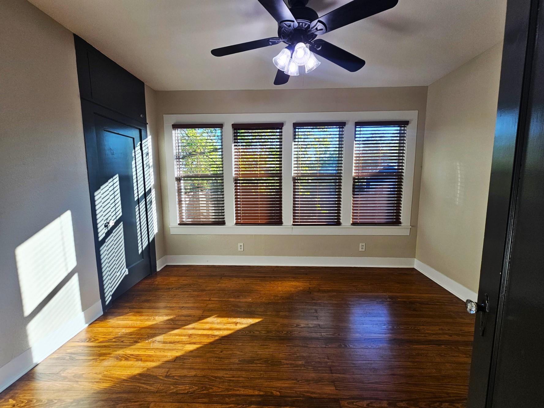 Image 29 of 36 For 624 Austin St