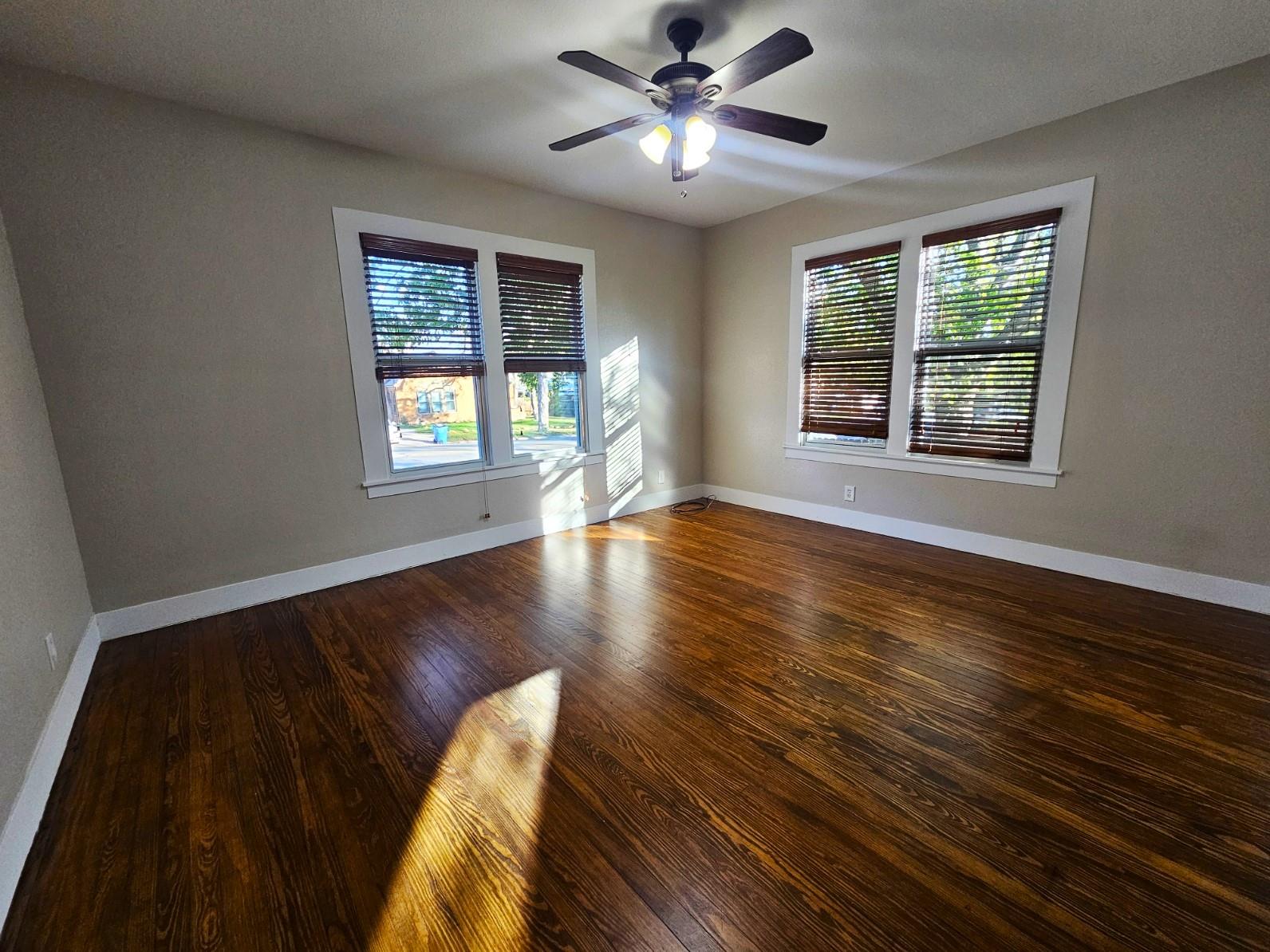 Image 31 of 36 For 624 Austin St