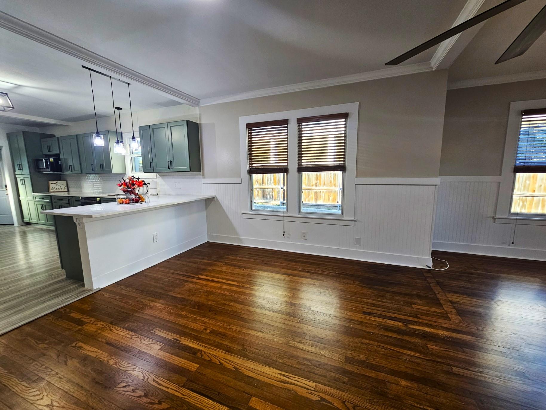 Image 34 of 36 For 624 Austin St