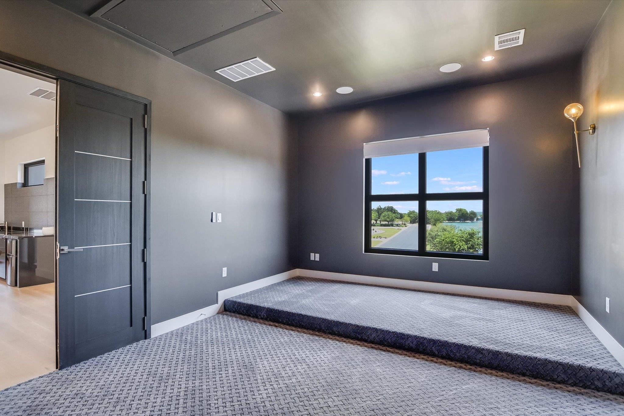 Image 22 of 37 For 1806 Lauren Dr