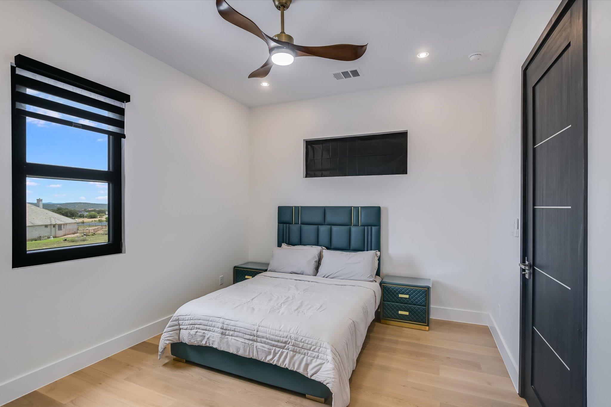 Image 26 of 37 For 1806 Lauren Dr