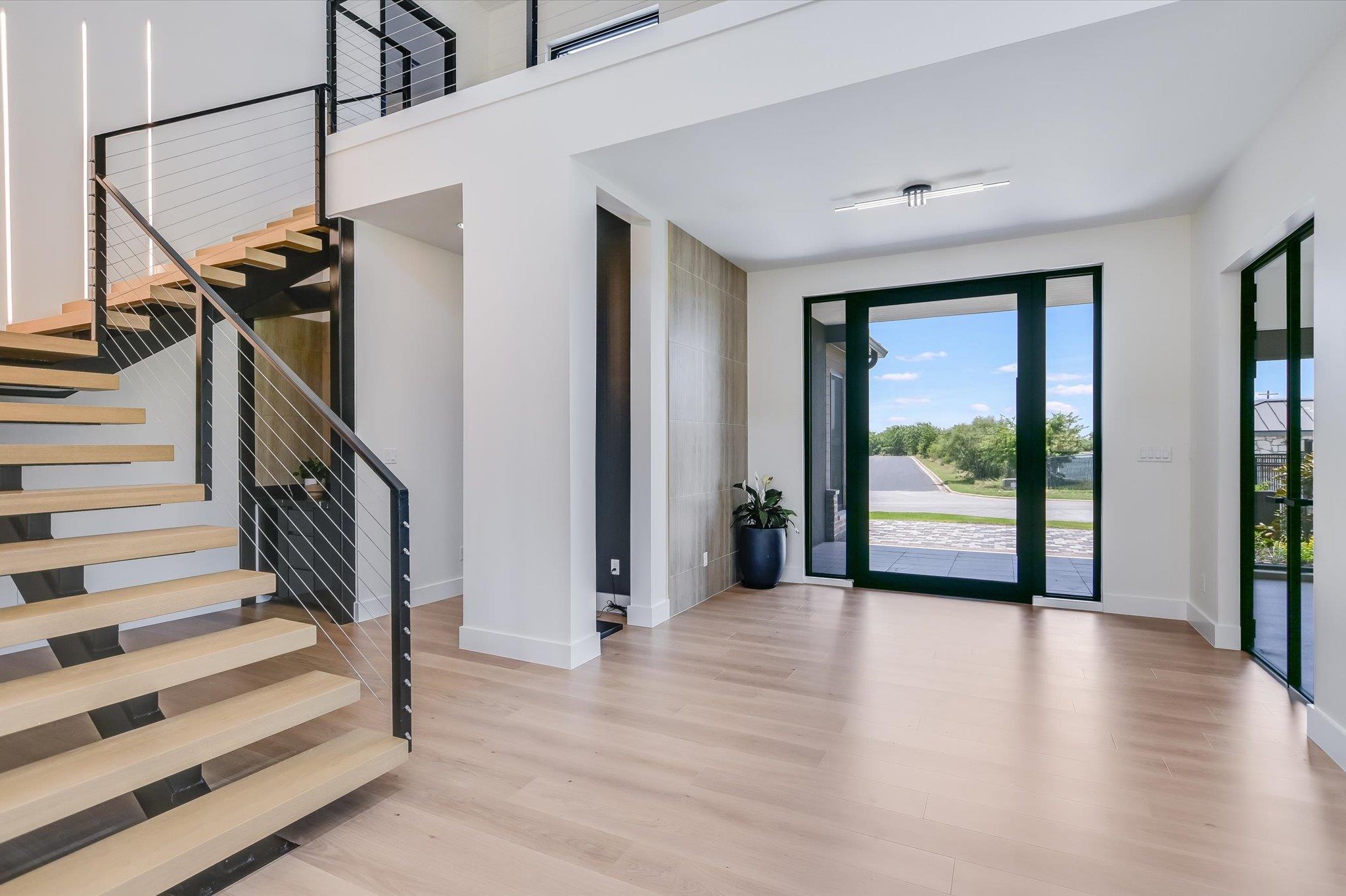 Image 4 of 37 For 1806 Lauren Dr