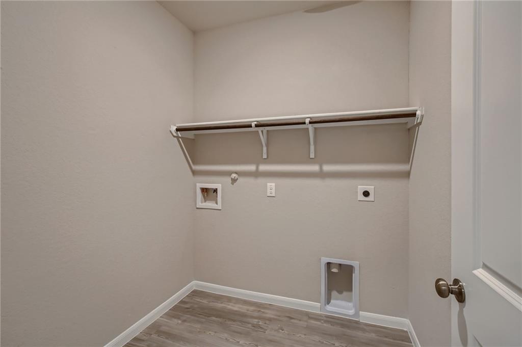 Image 21 of 29 For 2478 Moselle Ln