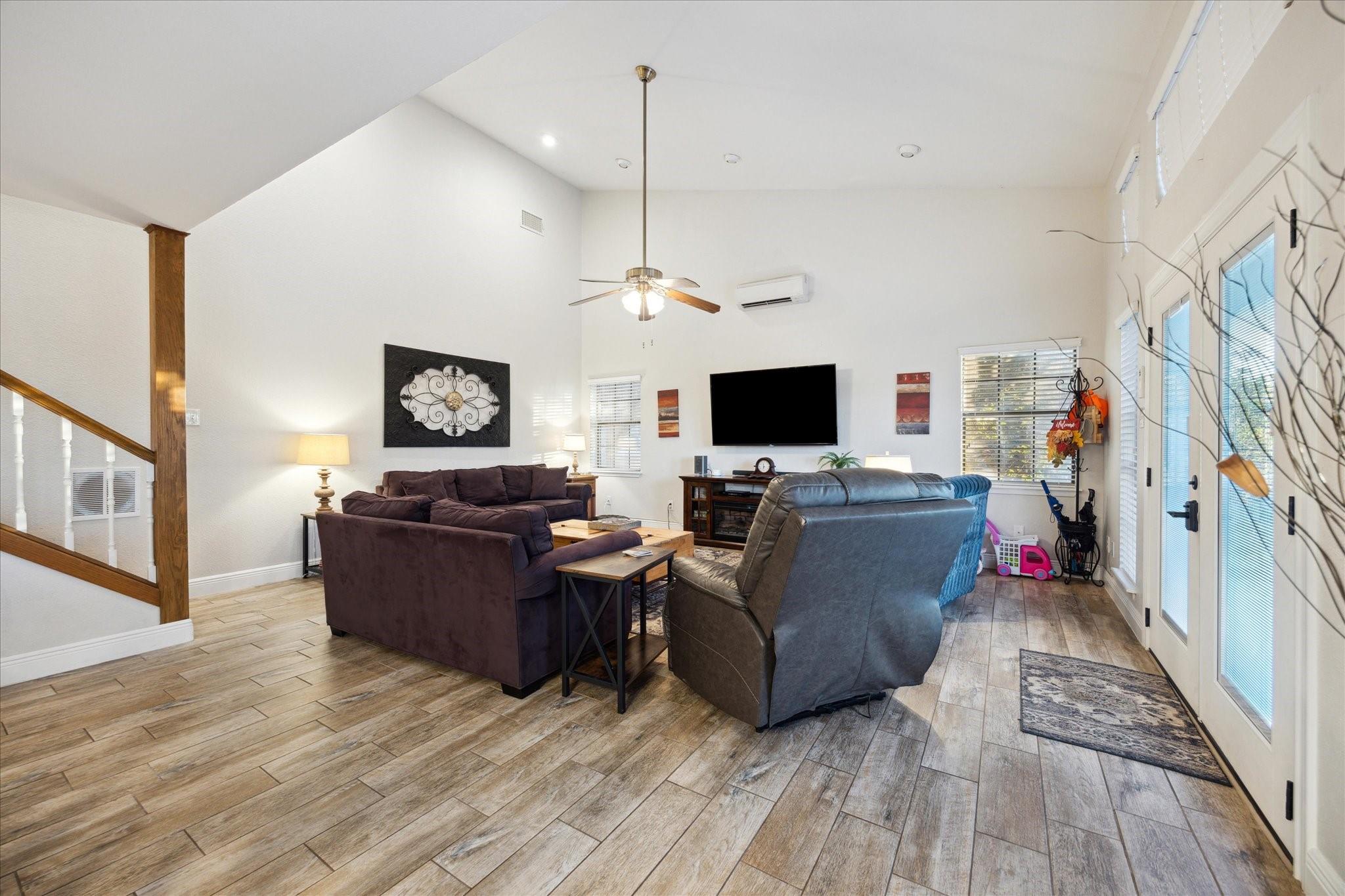 Image 6 of 33 For 2232 Glenn Dr