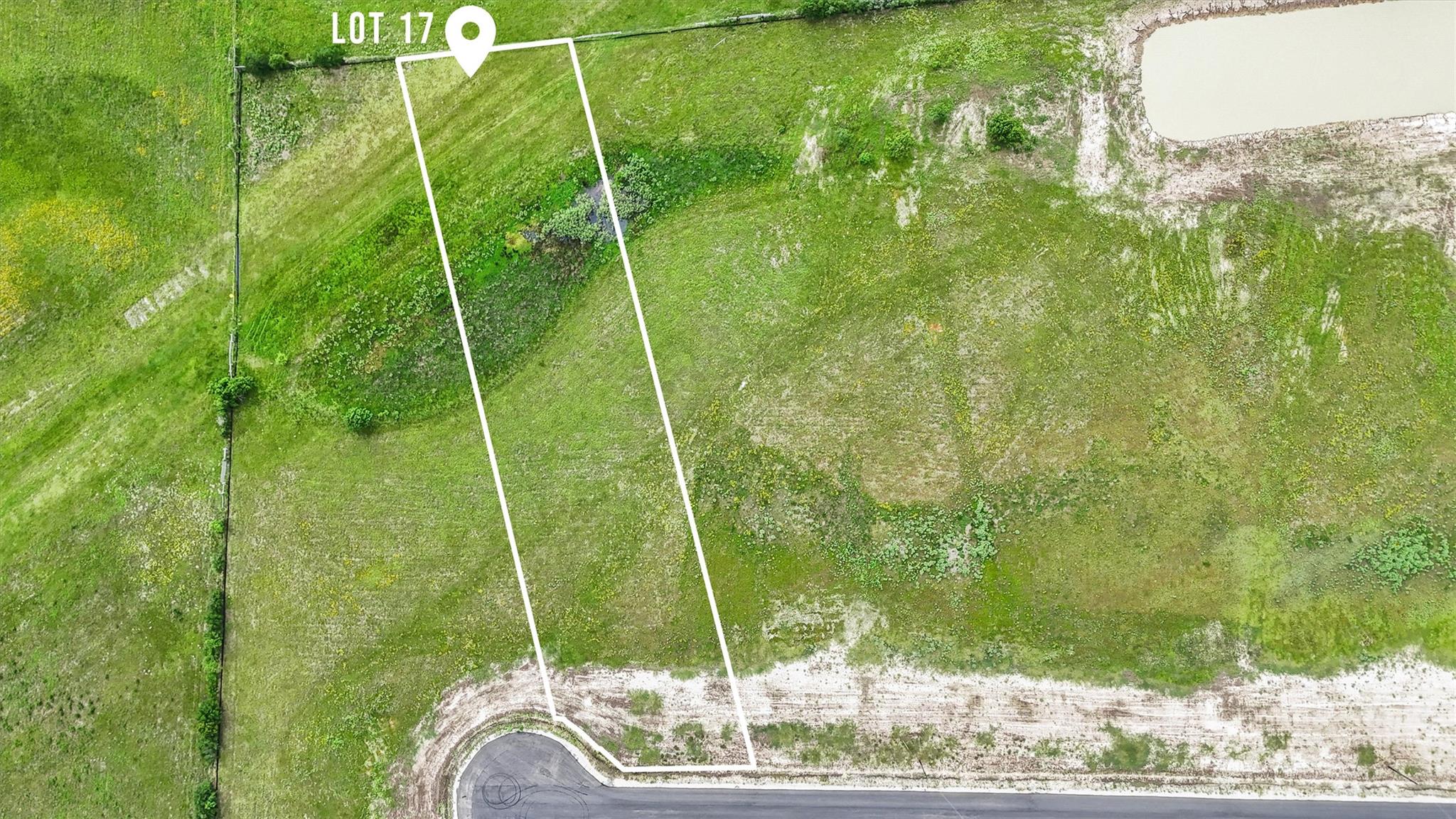 Image 3 of 10 For 1362 Saddleback Dr