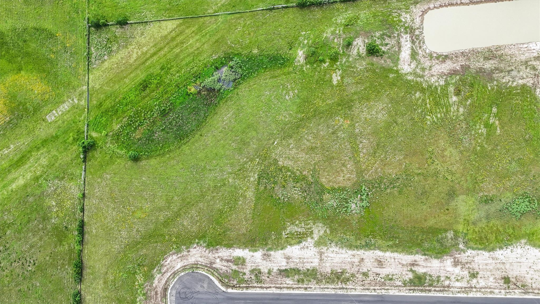 Image 9 of 10 For 1362 Saddleback Dr