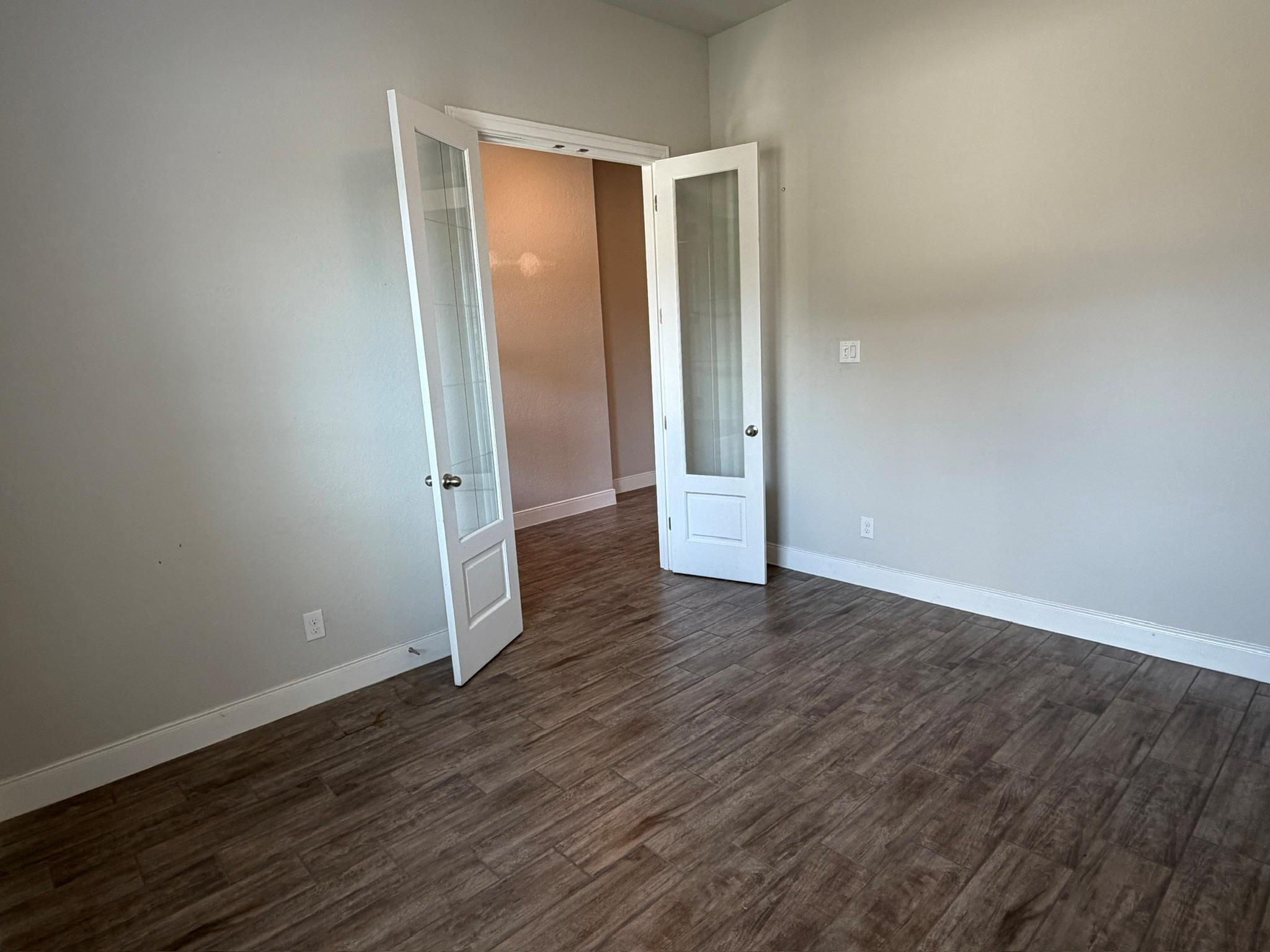 Image 14 of 40 For 1310 Cross Gable