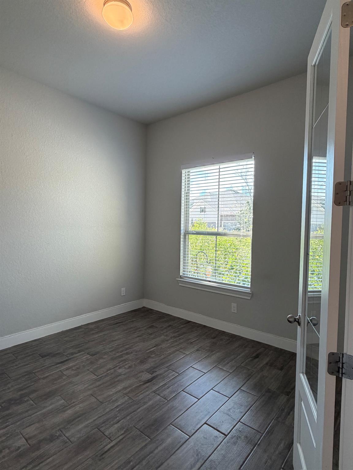 Image 15 of 40 For 1310 Cross Gable