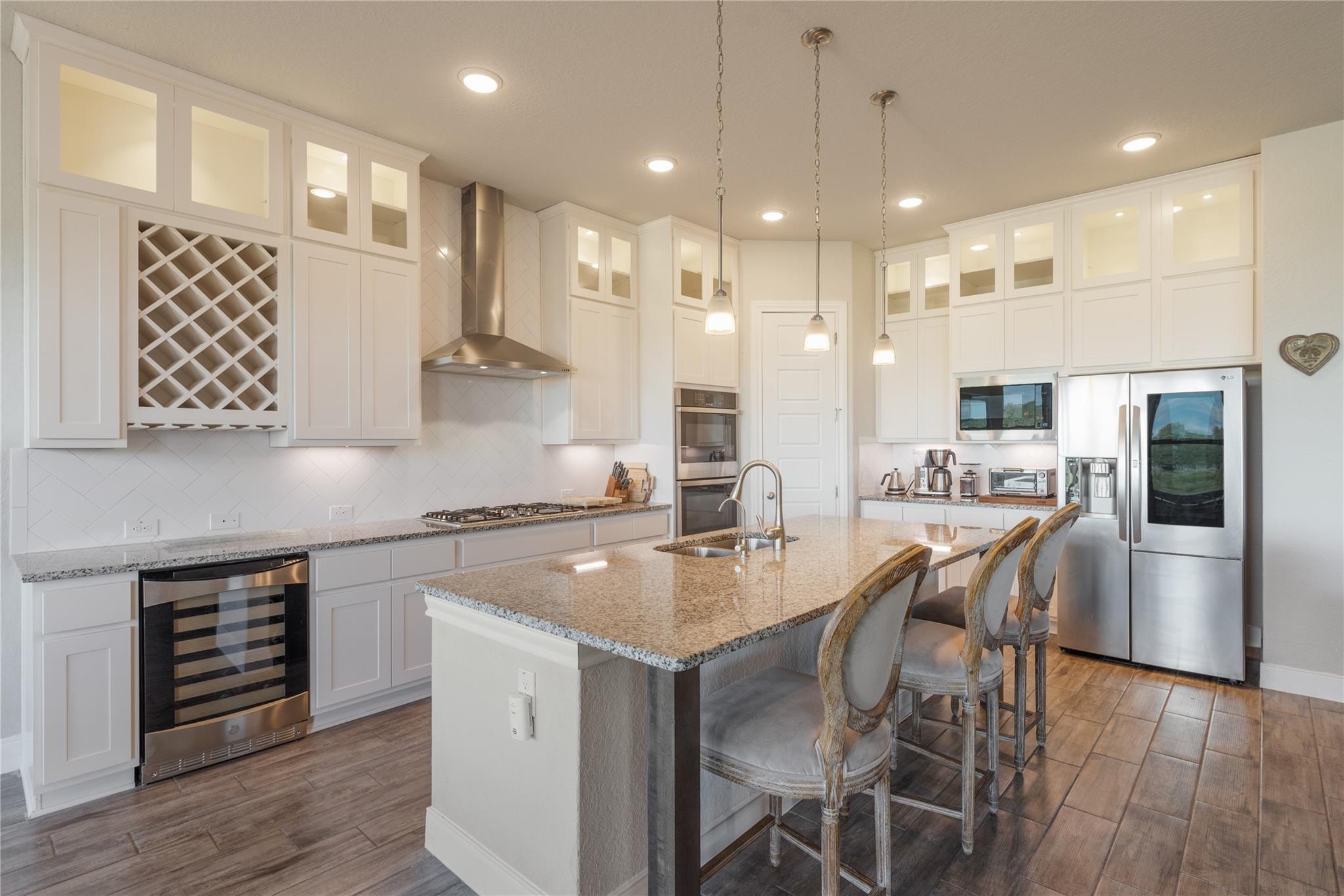 Image 3 of 40 For 1310 Cross Gable