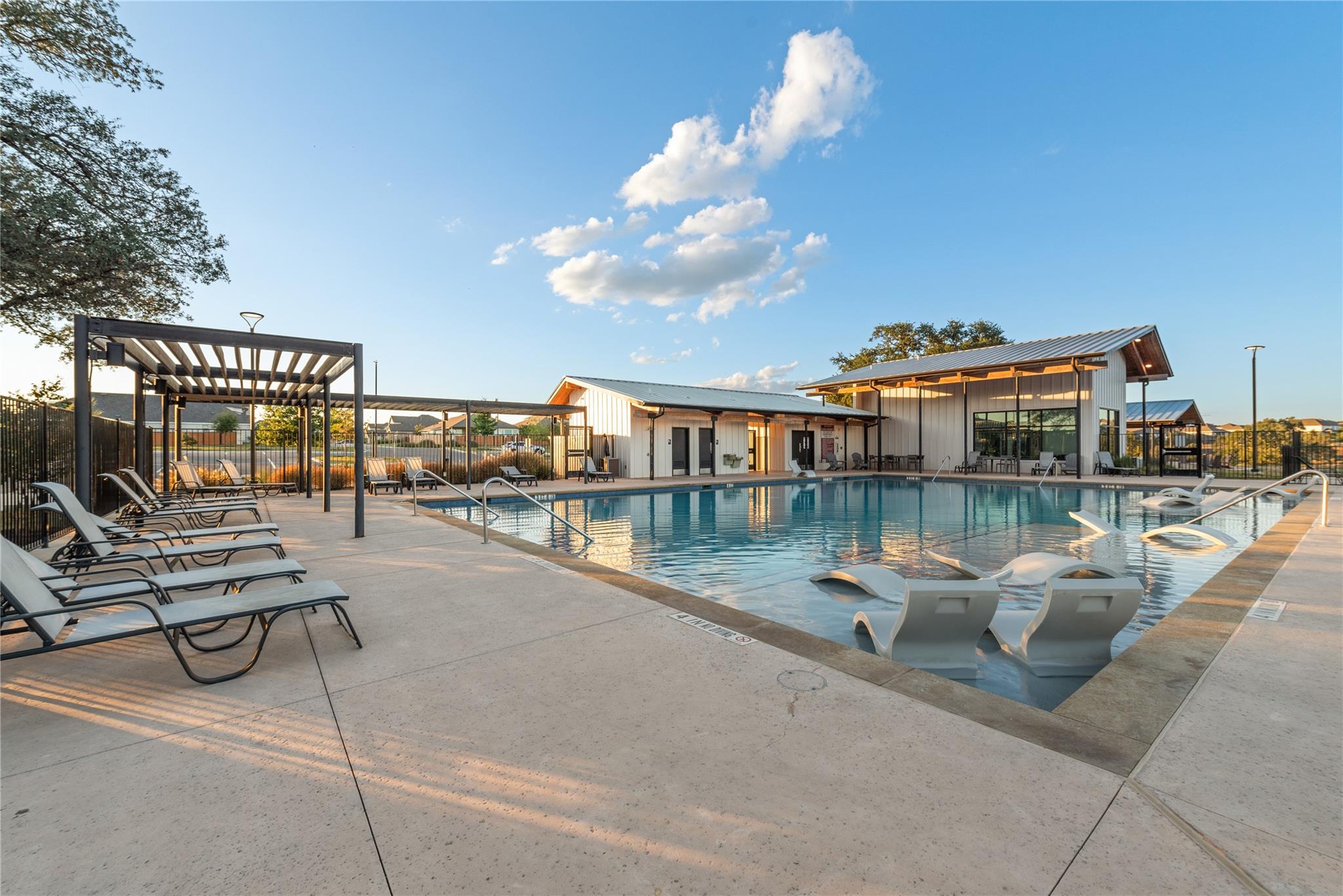 Image 36 of 40 For 1310 Cross Gable