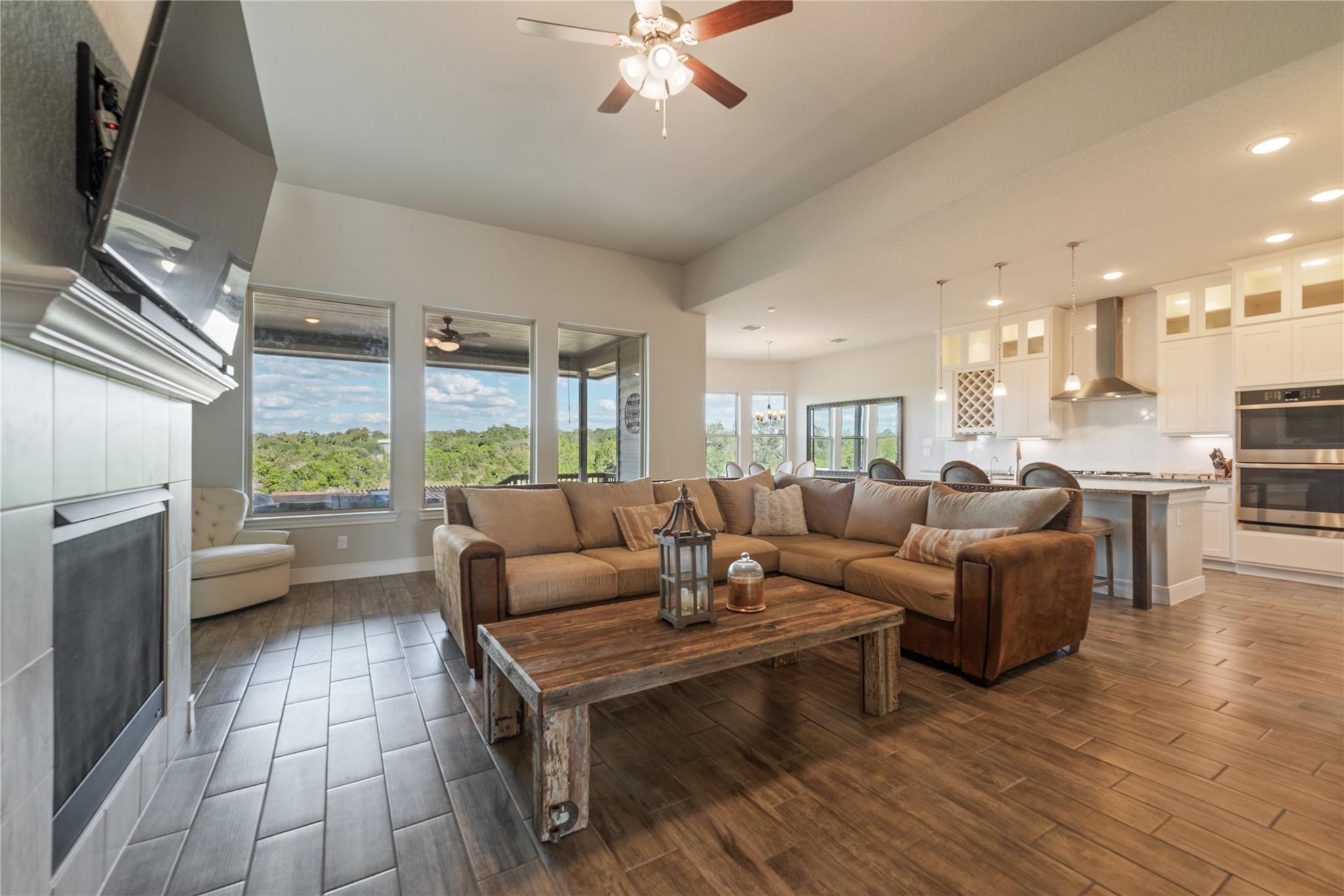 Image 6 of 40 For 1310 Cross Gable