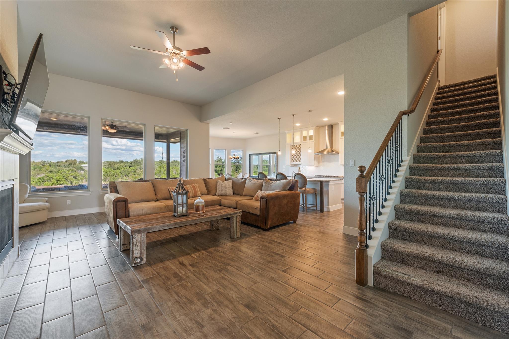 Image 8 of 40 For 1310 Cross Gable