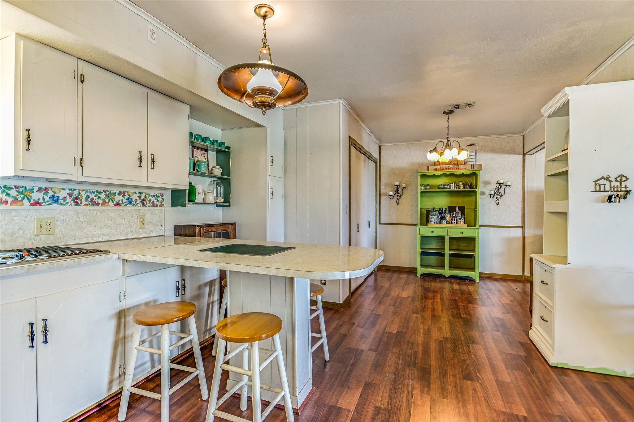 Image 10 of 30 For 224 Circle Hvn