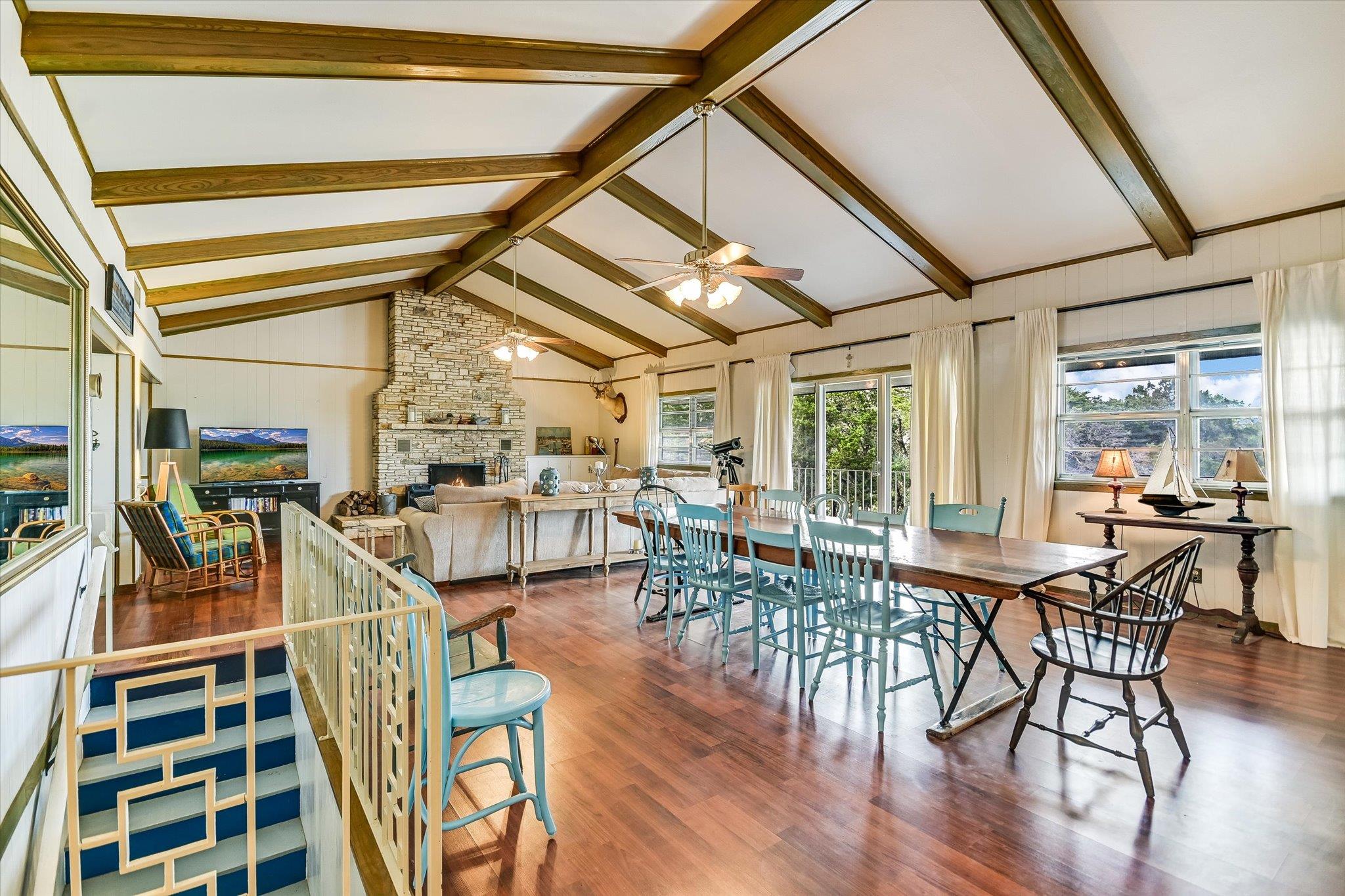 Image 13 of 30 For 224 Circle Hvn