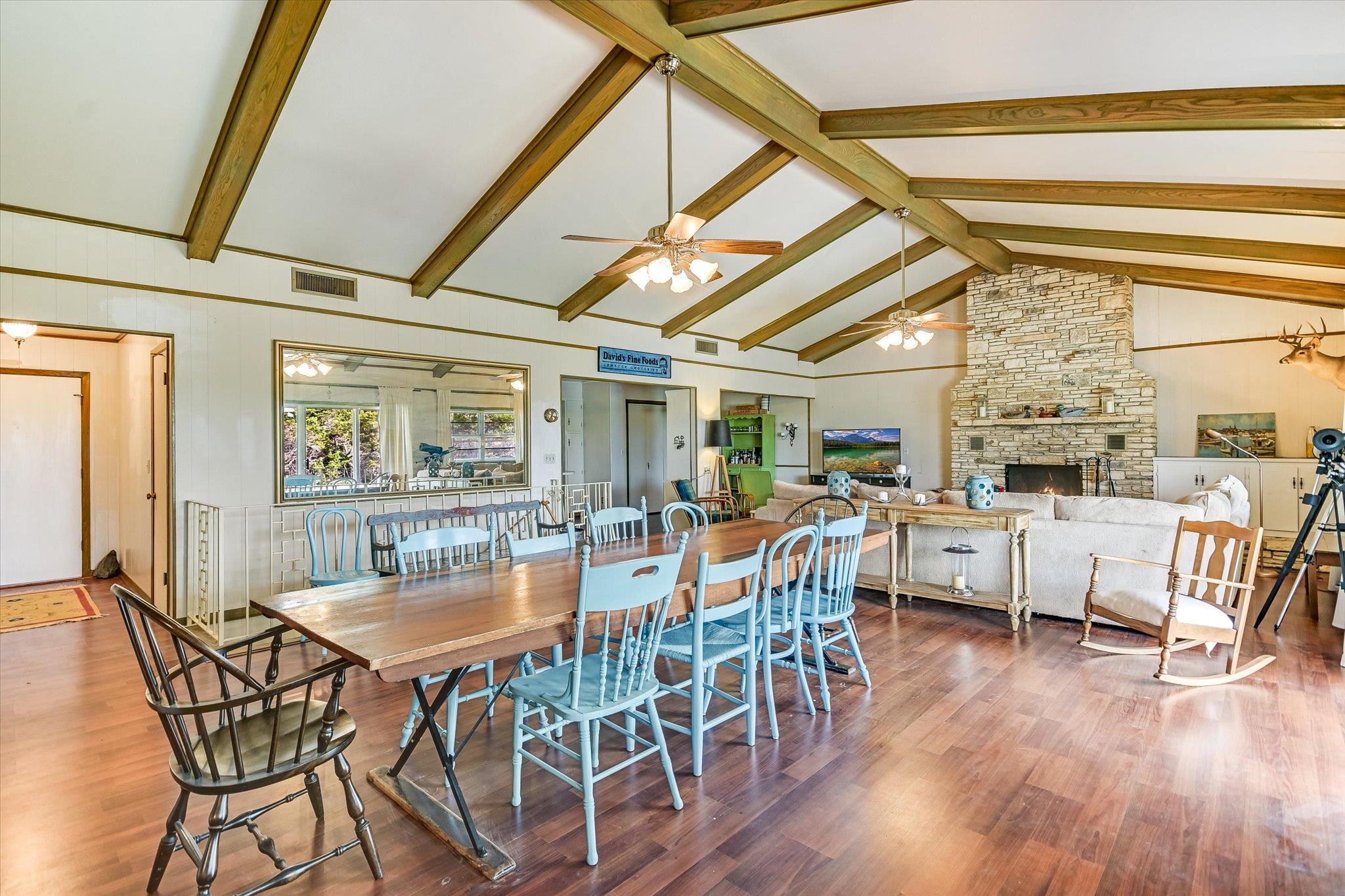 Image 14 of 30 For 224 Circle Hvn