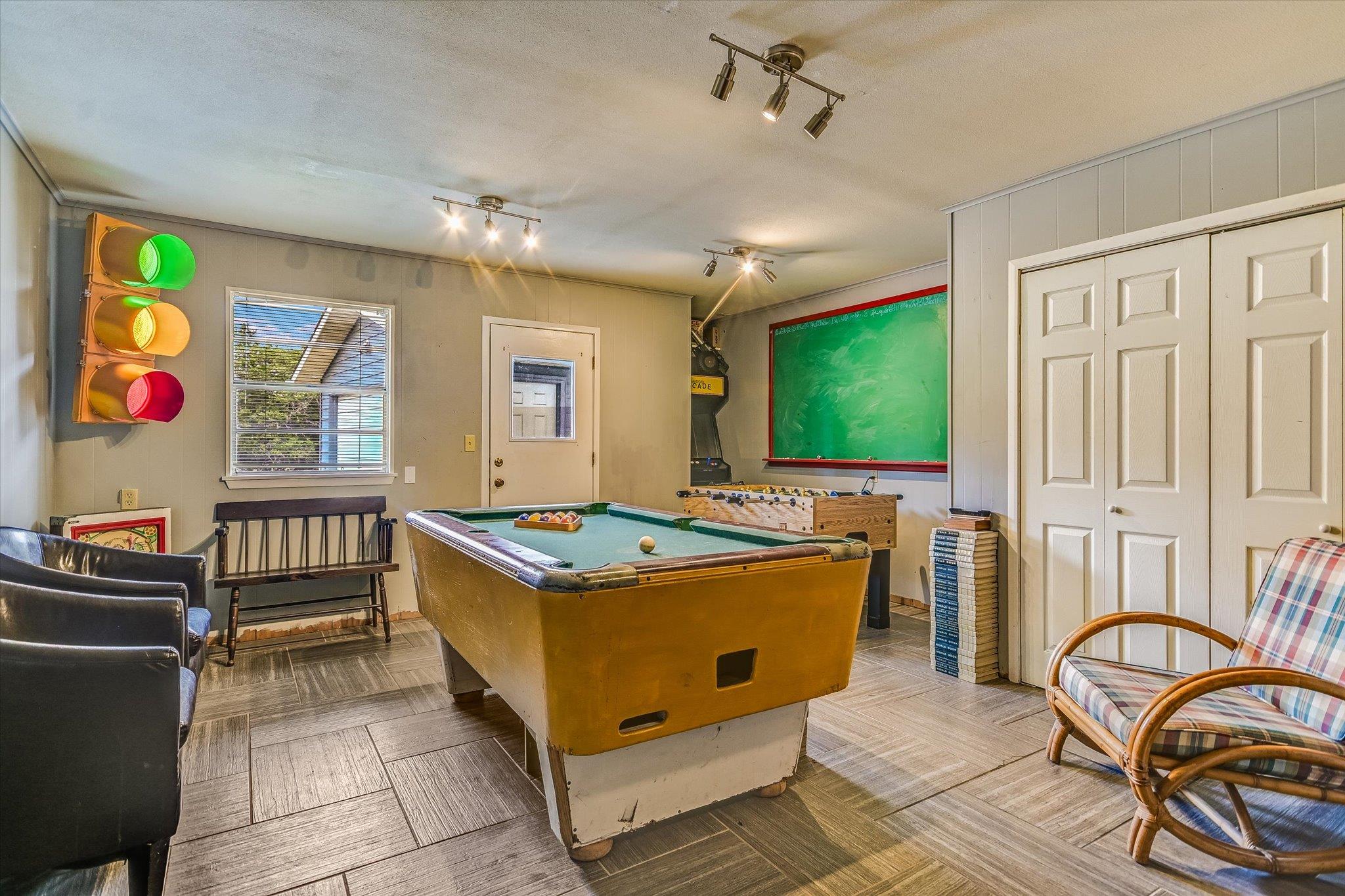 Image 22 of 30 For 224 Circle Hvn