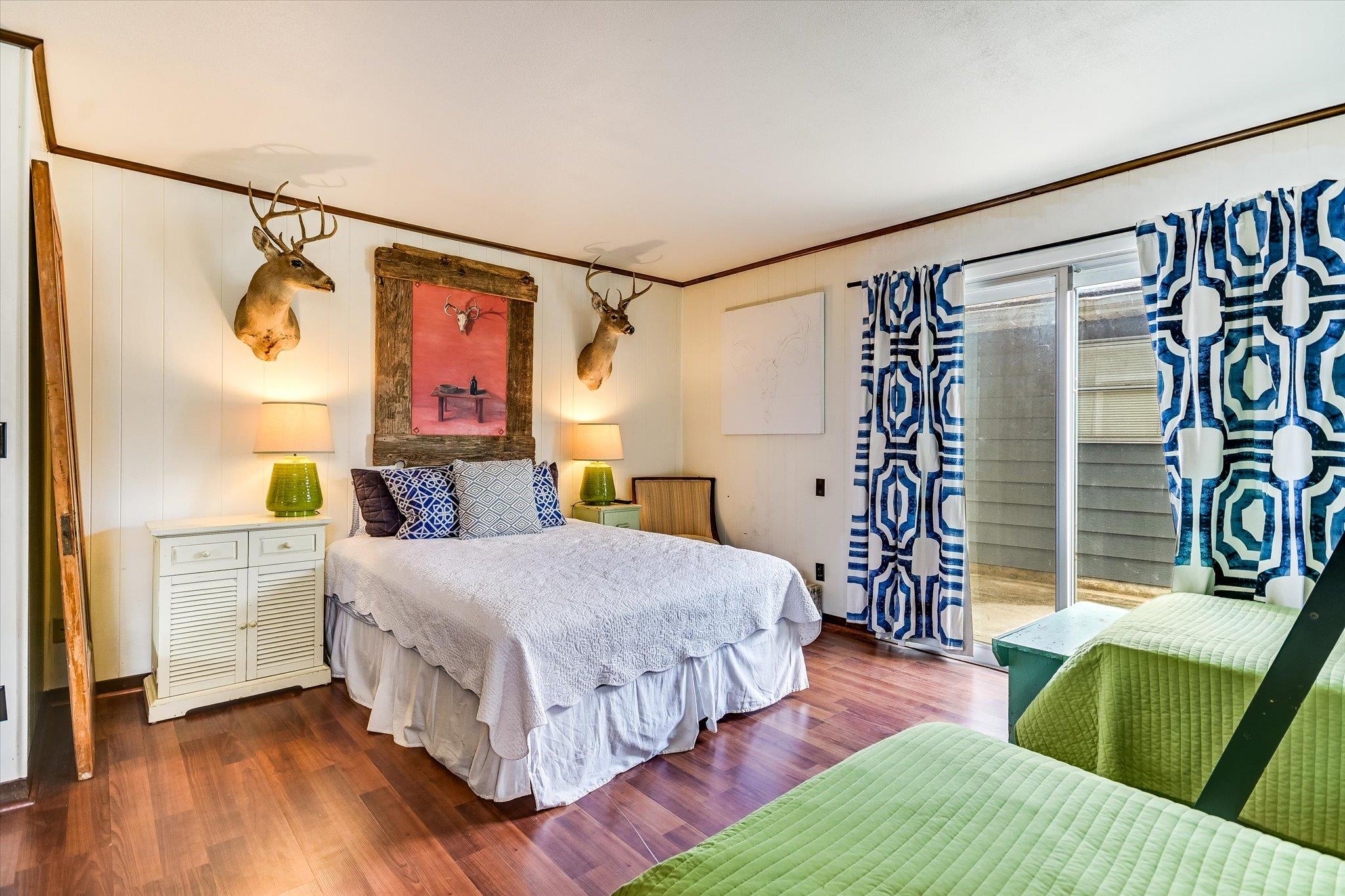 Image 24 of 30 For 224 Circle Hvn