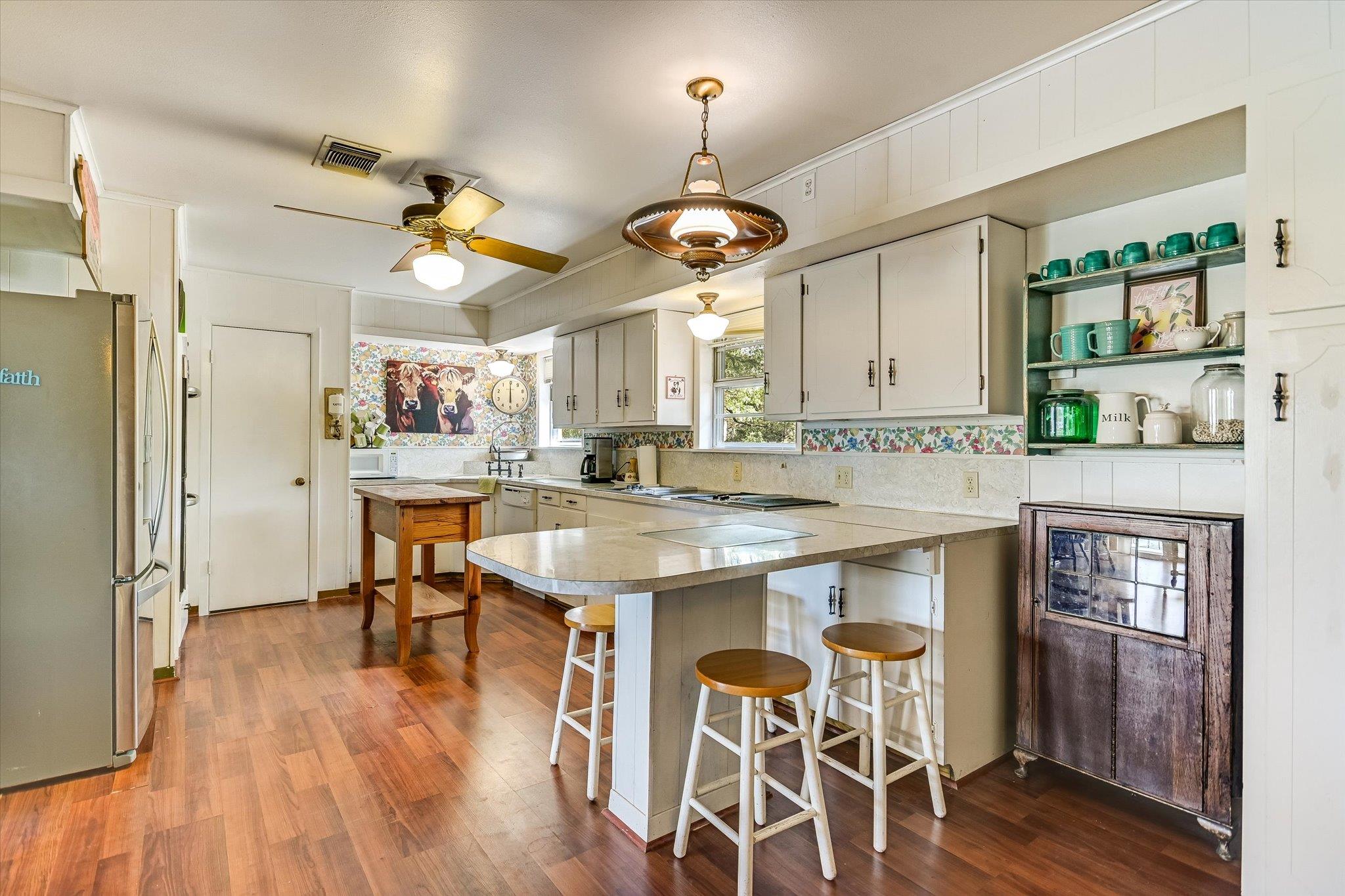 Image 8 of 30 For 224 Circle Hvn