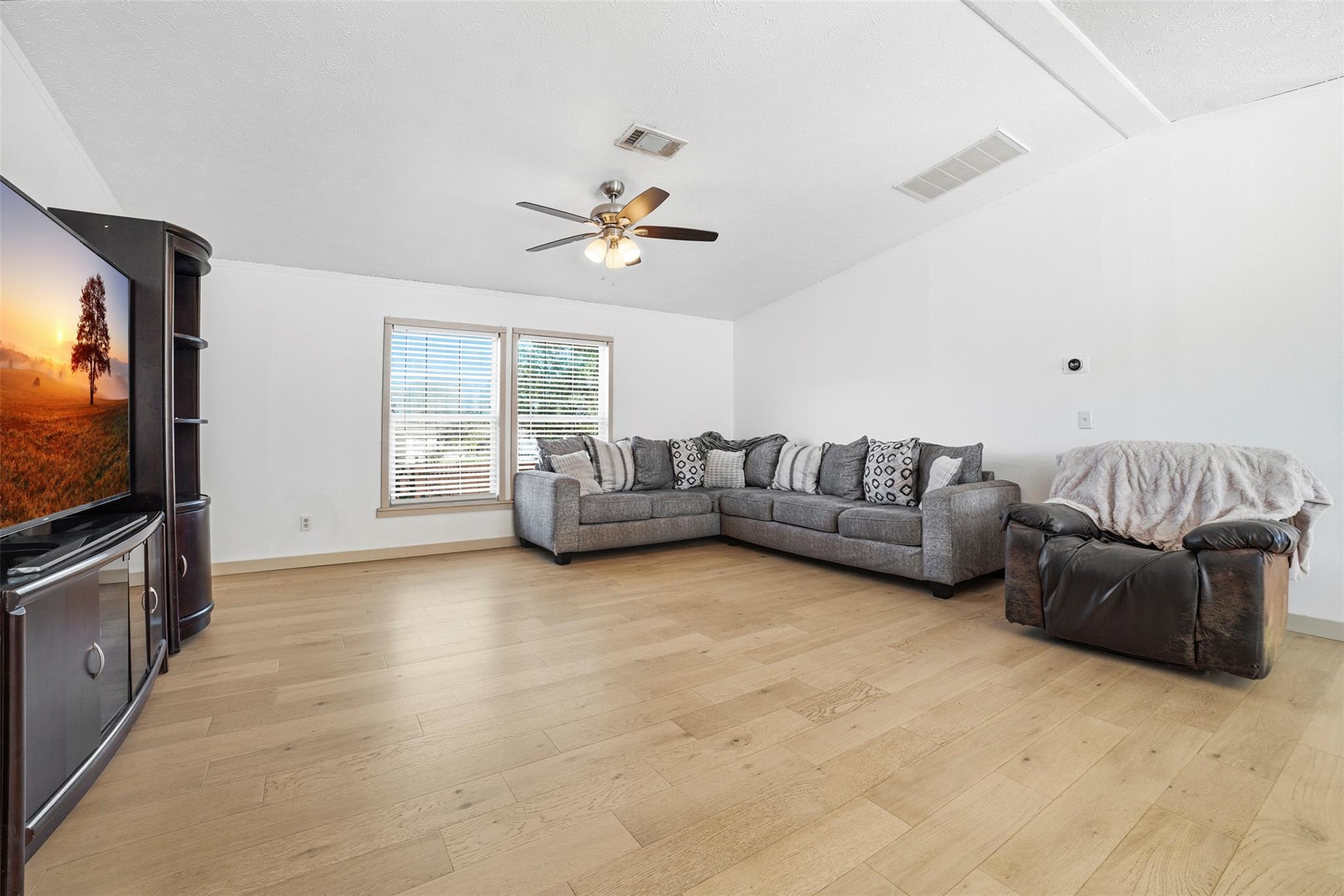 Image 7 of 23 For 4048 Sutherland Springs Rd