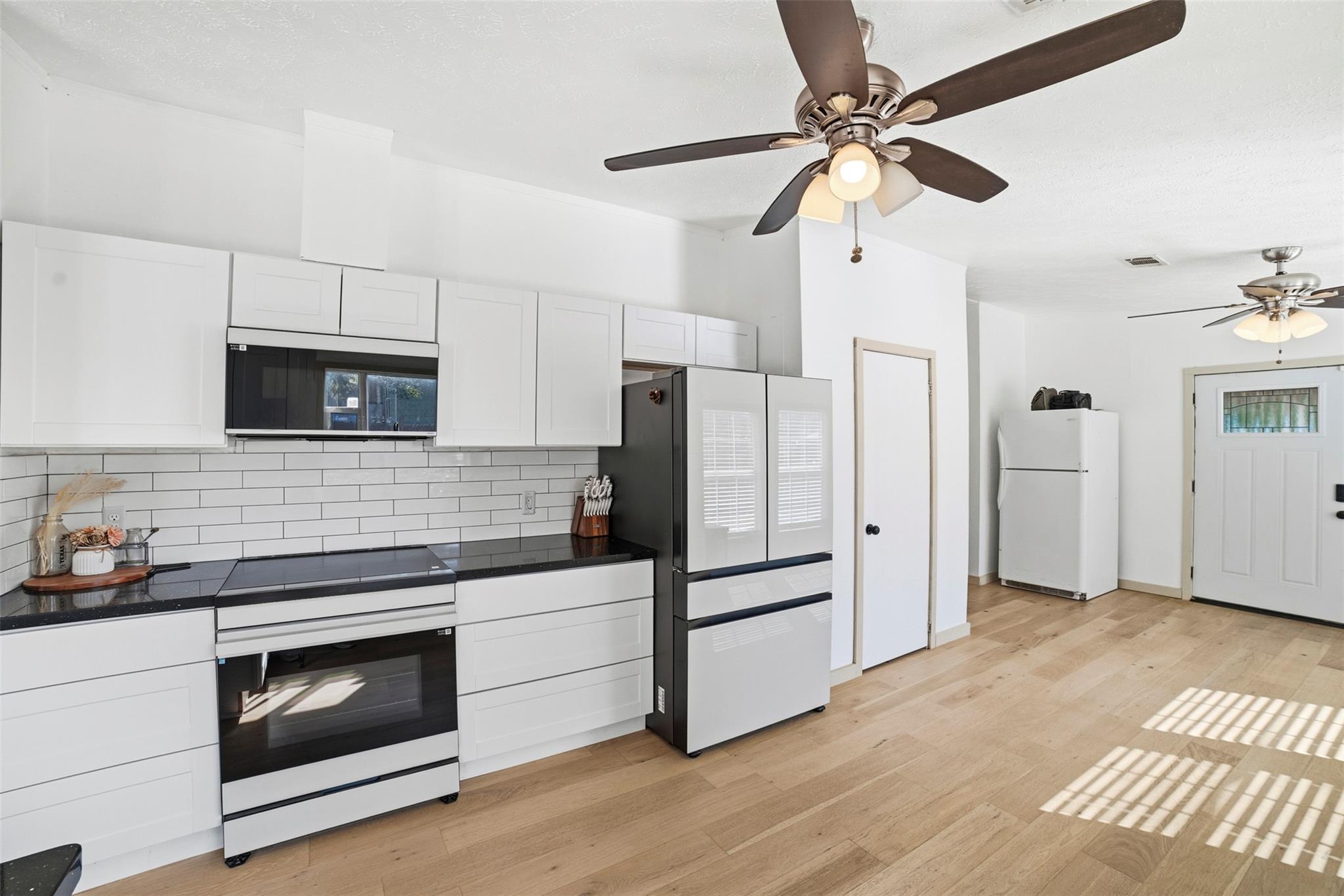 Image 9 of 23 For 4048 Sutherland Springs Rd