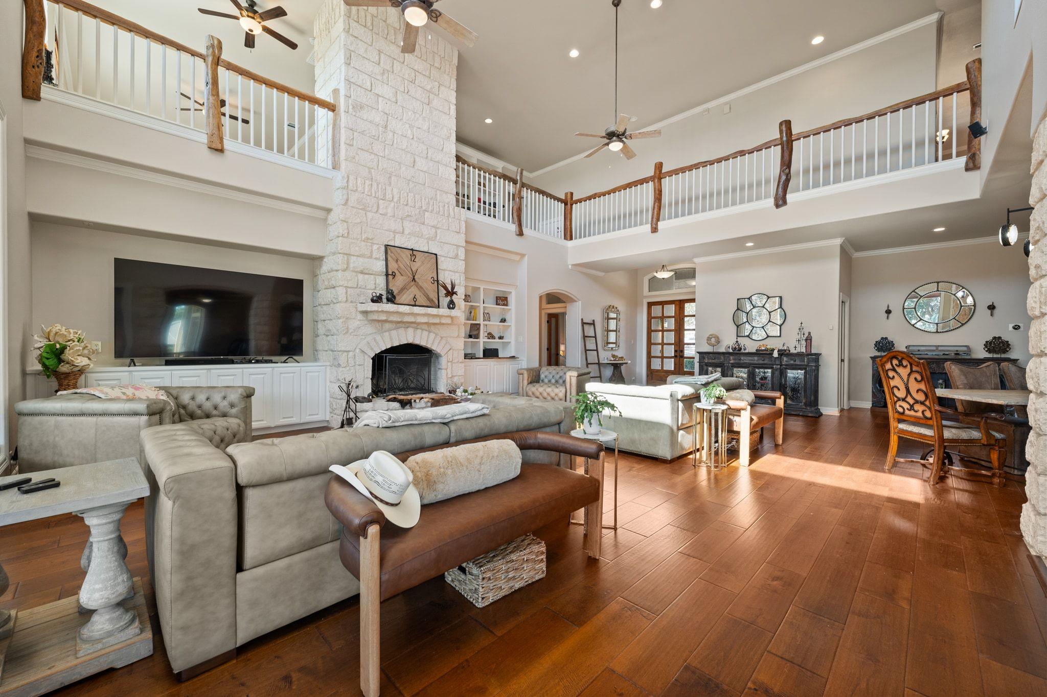 Image 10 of 40 For 185 Shimmering Shore Ct