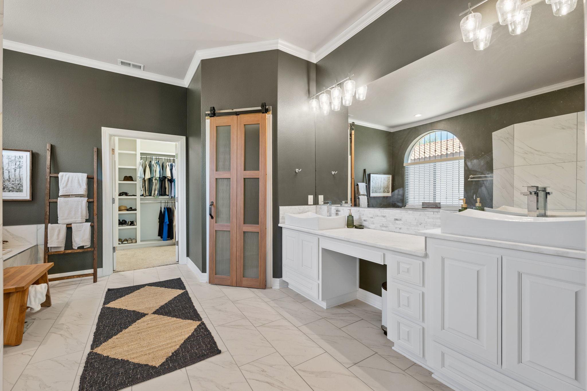 Image 19 of 40 For 185 Shimmering Shore Ct