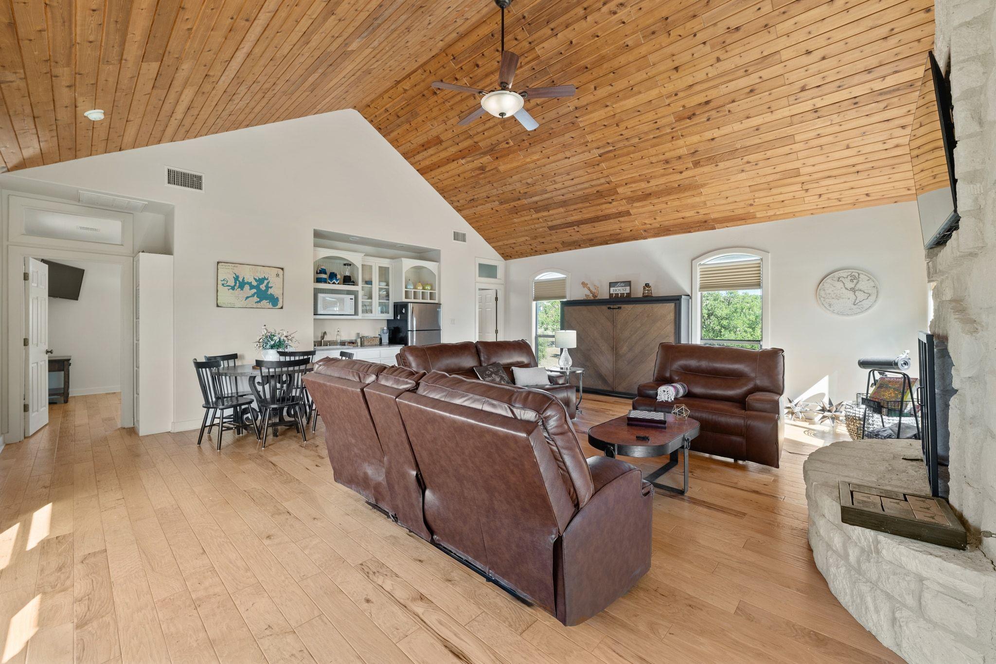 Image 37 of 40 For 185 Shimmering Shore Ct