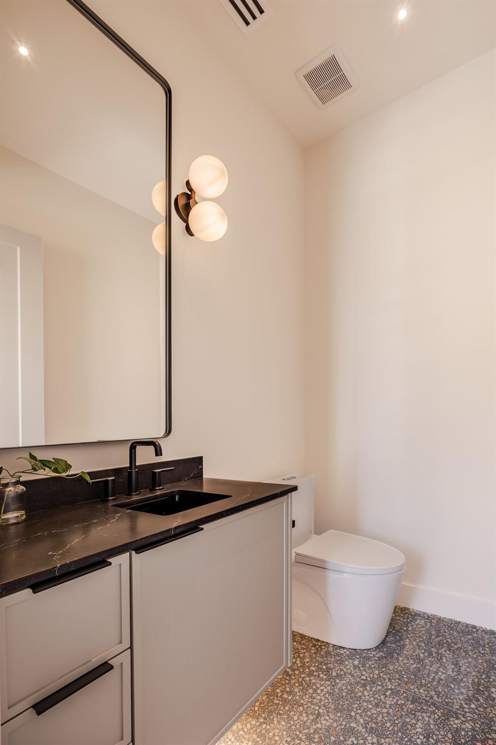 Image 10 of 40 For 1802 Overhill Dr