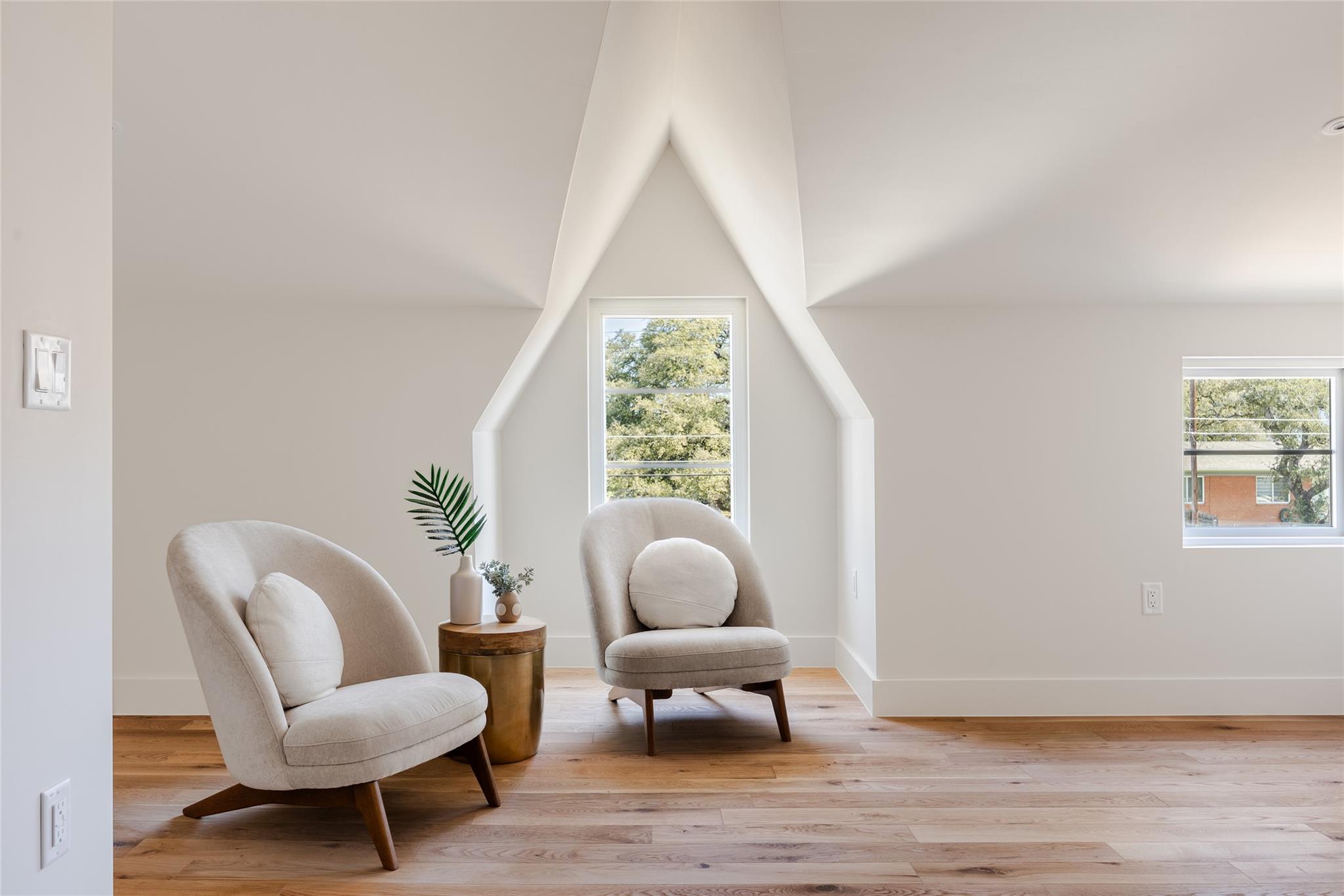 Image 16 of 40 For 1802 Overhill Dr