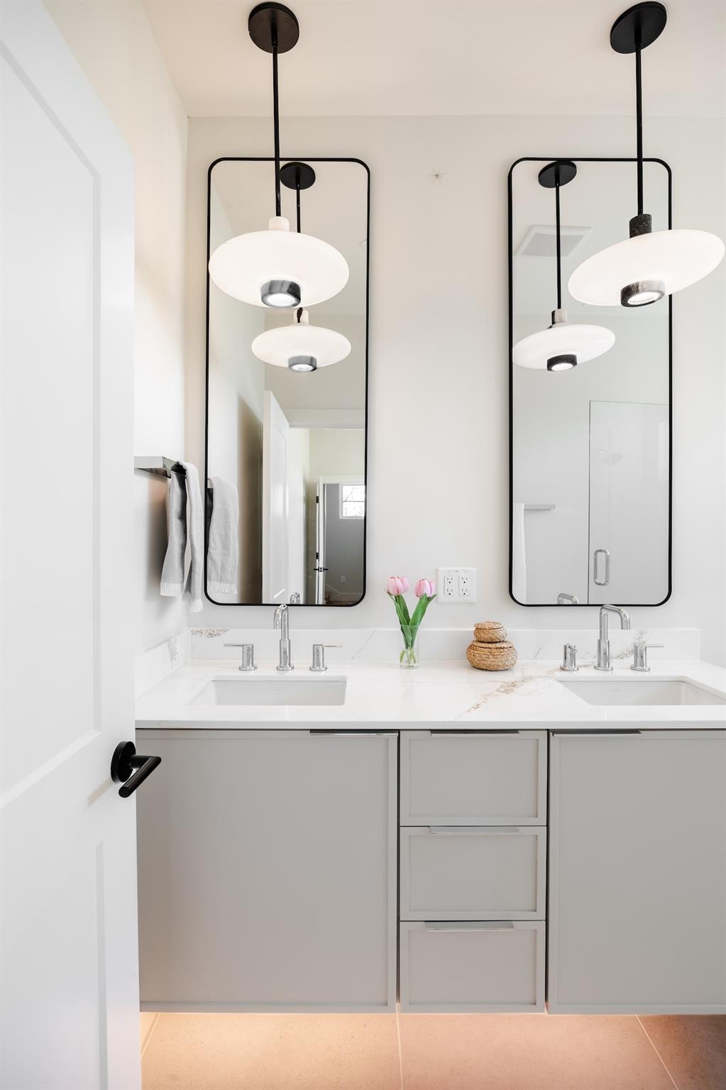 Image 31 of 40 For 1802 Overhill Dr