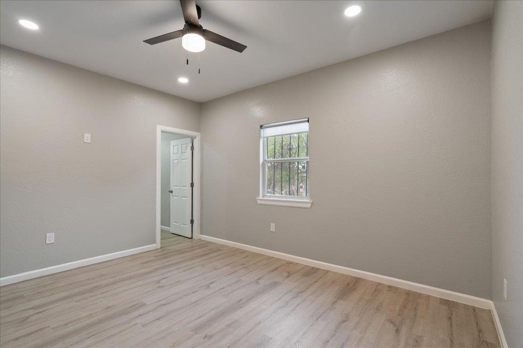 Image 10 of 11 For 2902 Laredo St A