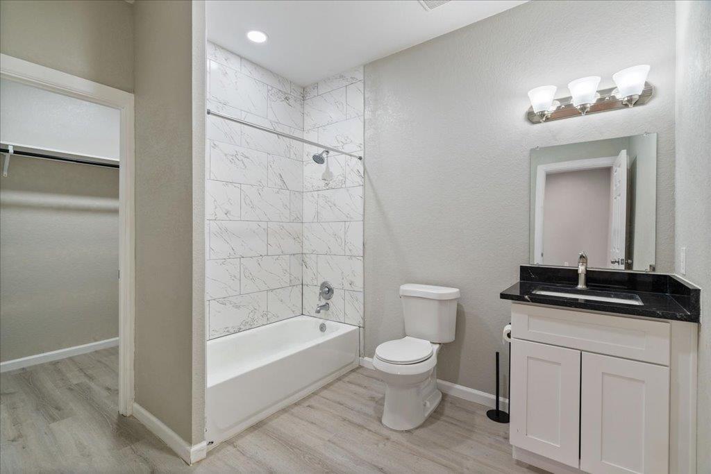 Image 11 of 11 For 2902 Laredo St A