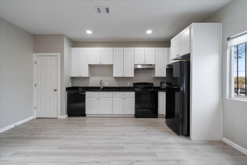 Image 5 of 11 For 2902 Laredo St A