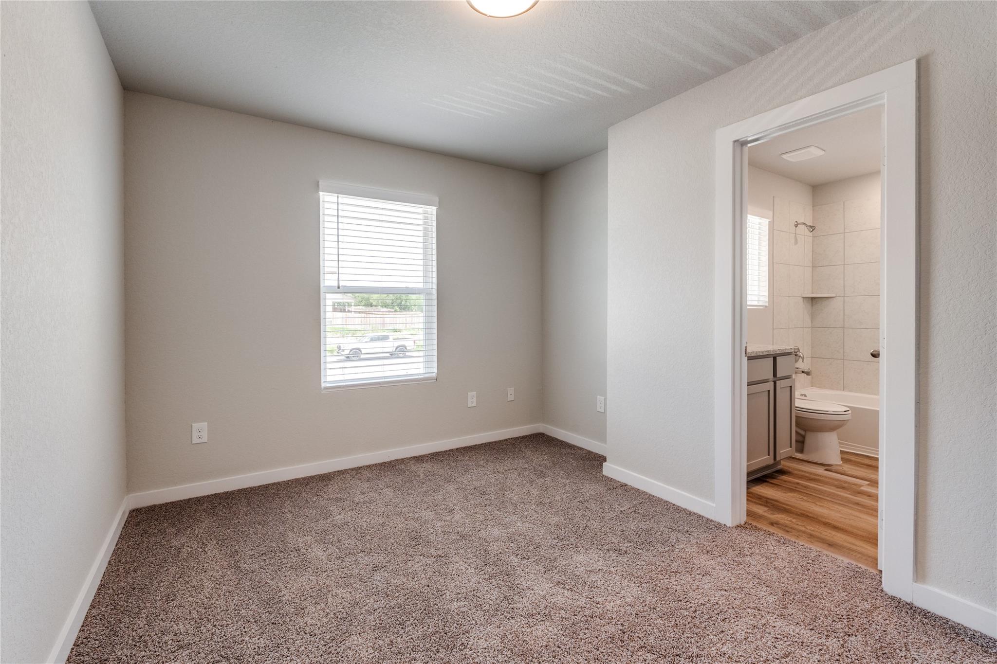 Image 11 of 21 For 721 Ryan Xing