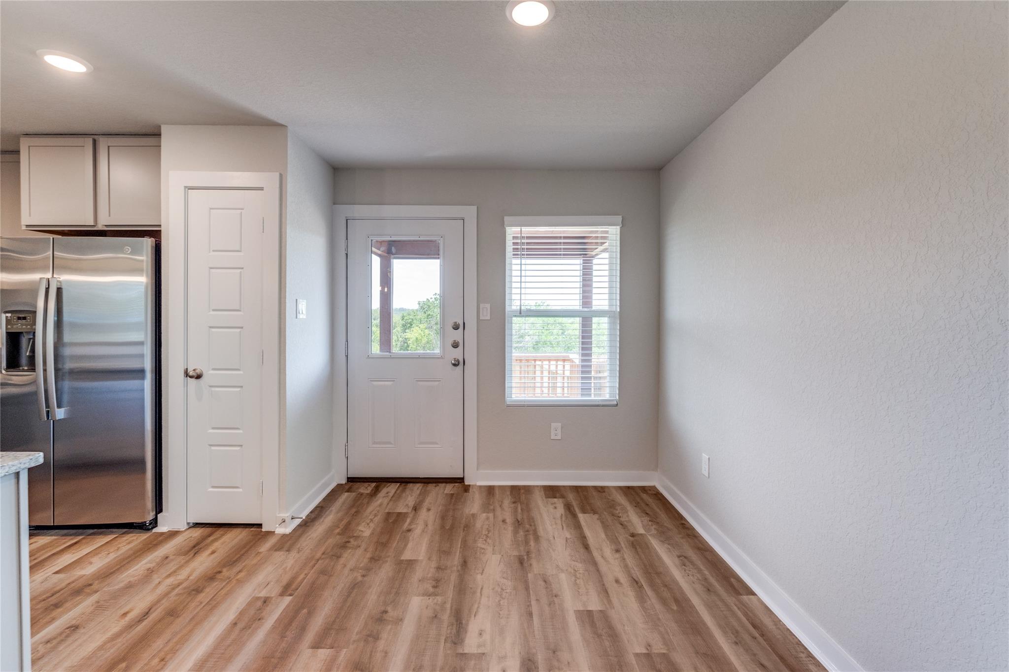 Image 9 of 21 For 721 Ryan Xing