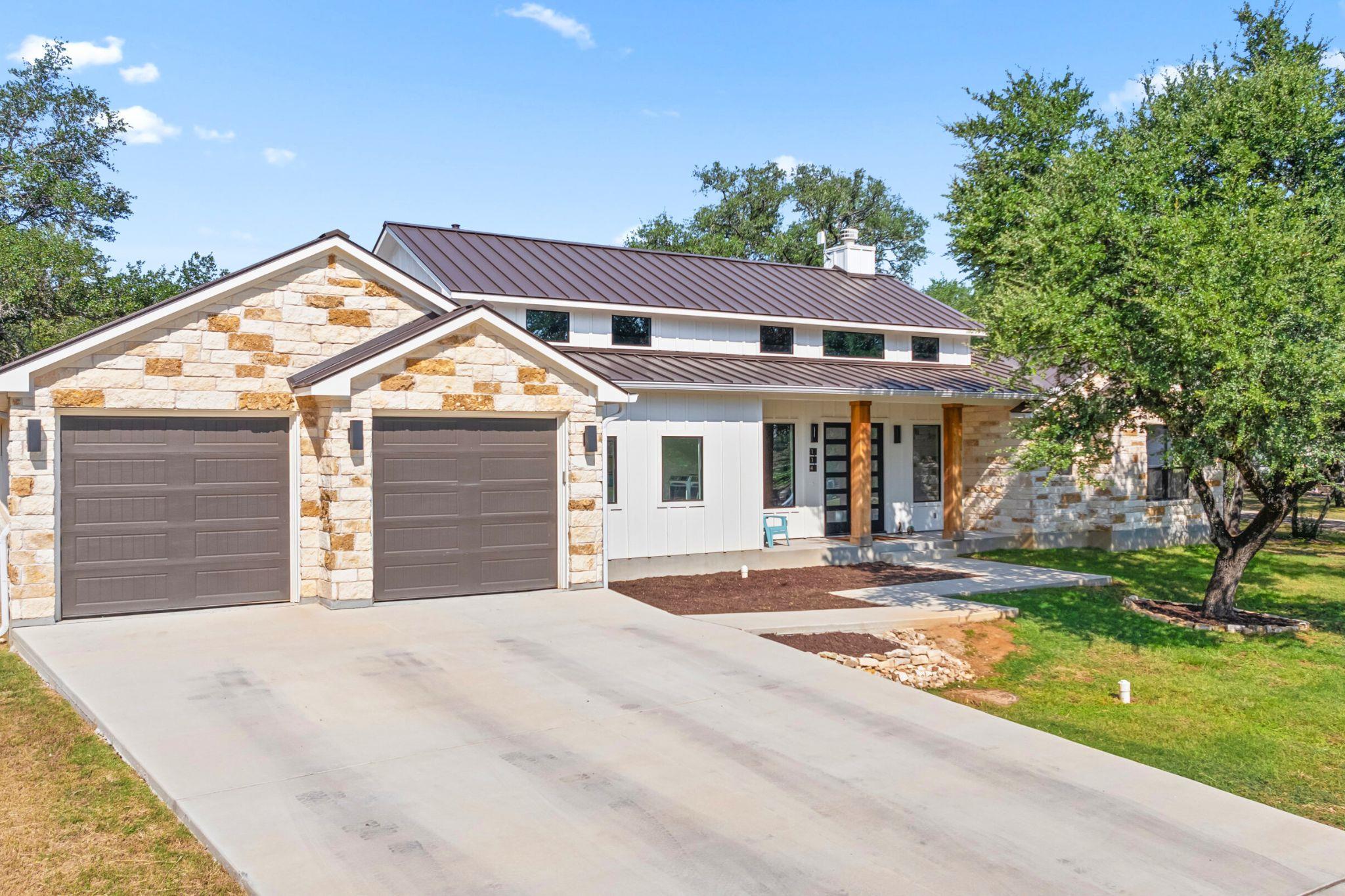 Image 2 of 40 For 114 Winding Oak Dr