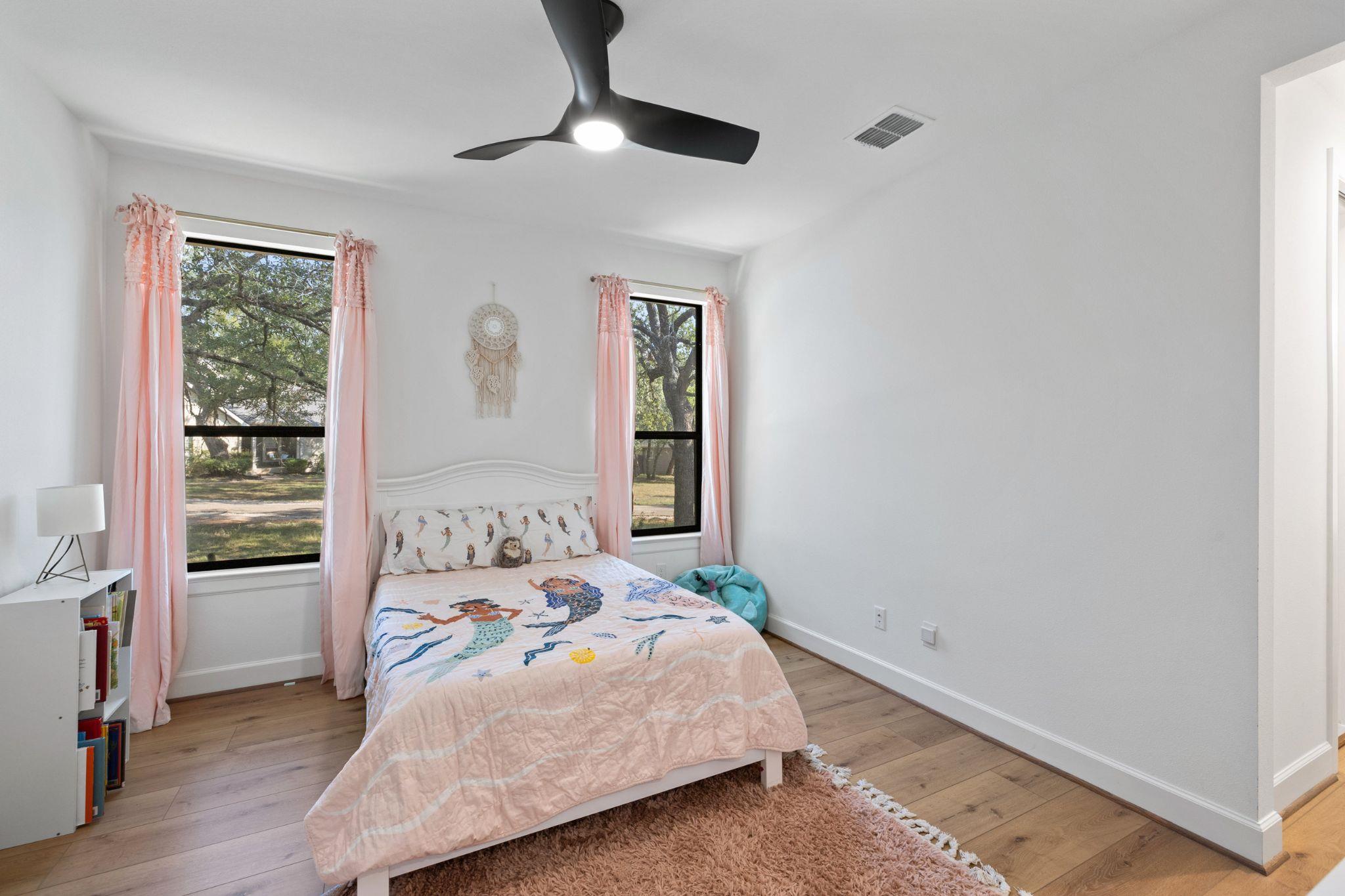 Image 25 of 40 For 114 Winding Oak Dr