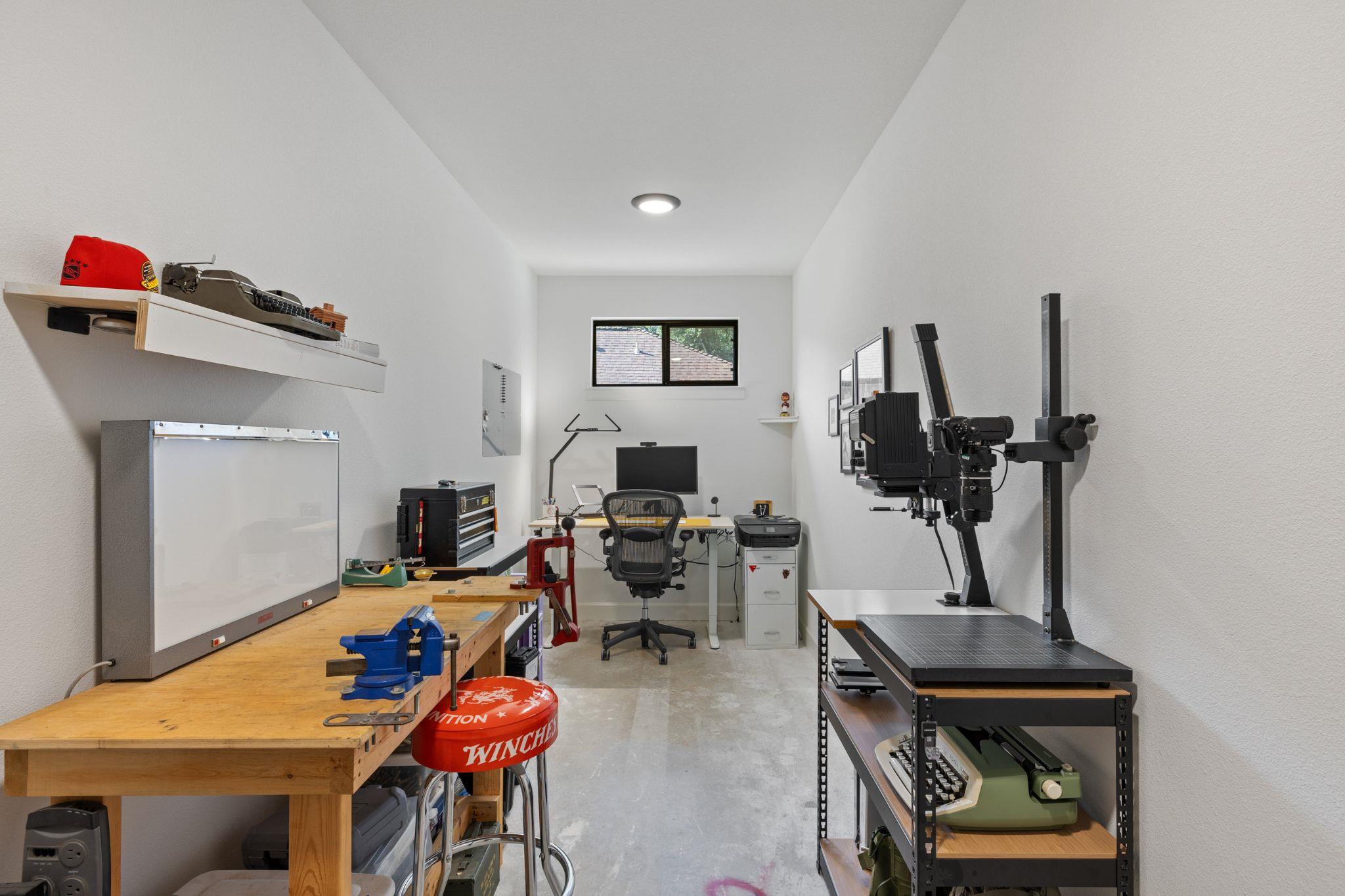 Image 33 of 40 For 114 Winding Oak Dr